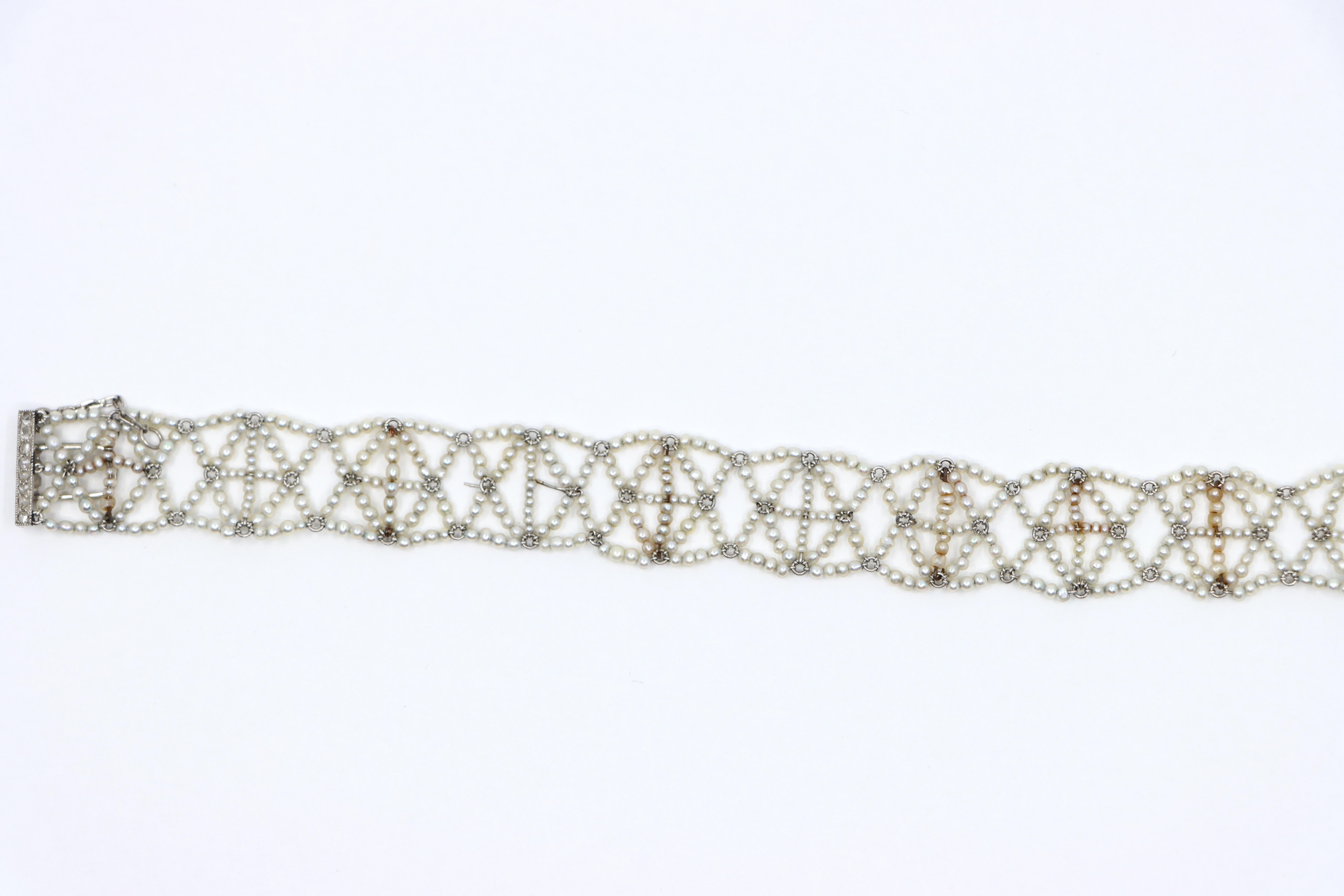 Pulsera en tejido de perlas semilla de platino en venta 4