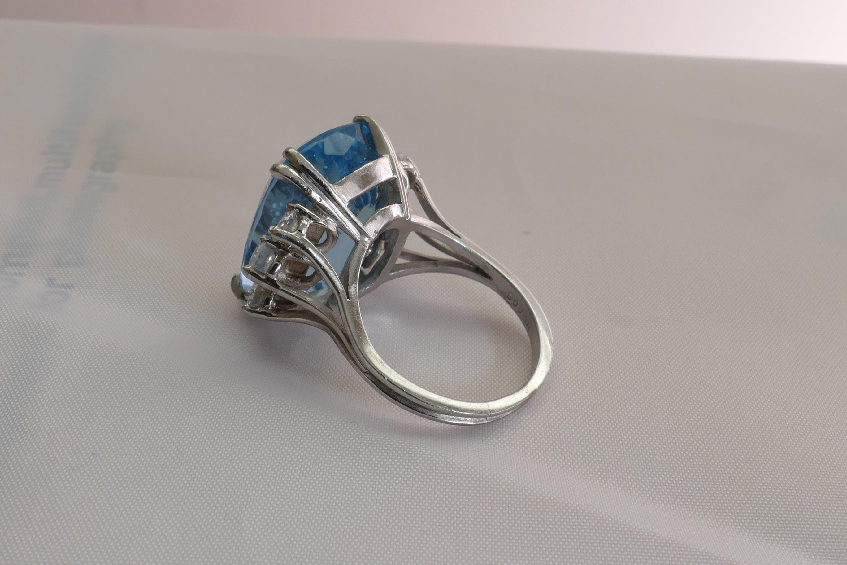 Cushion Cut Platinum Set 17.5 Carat Aquamarine and Diamond Ring For Sale