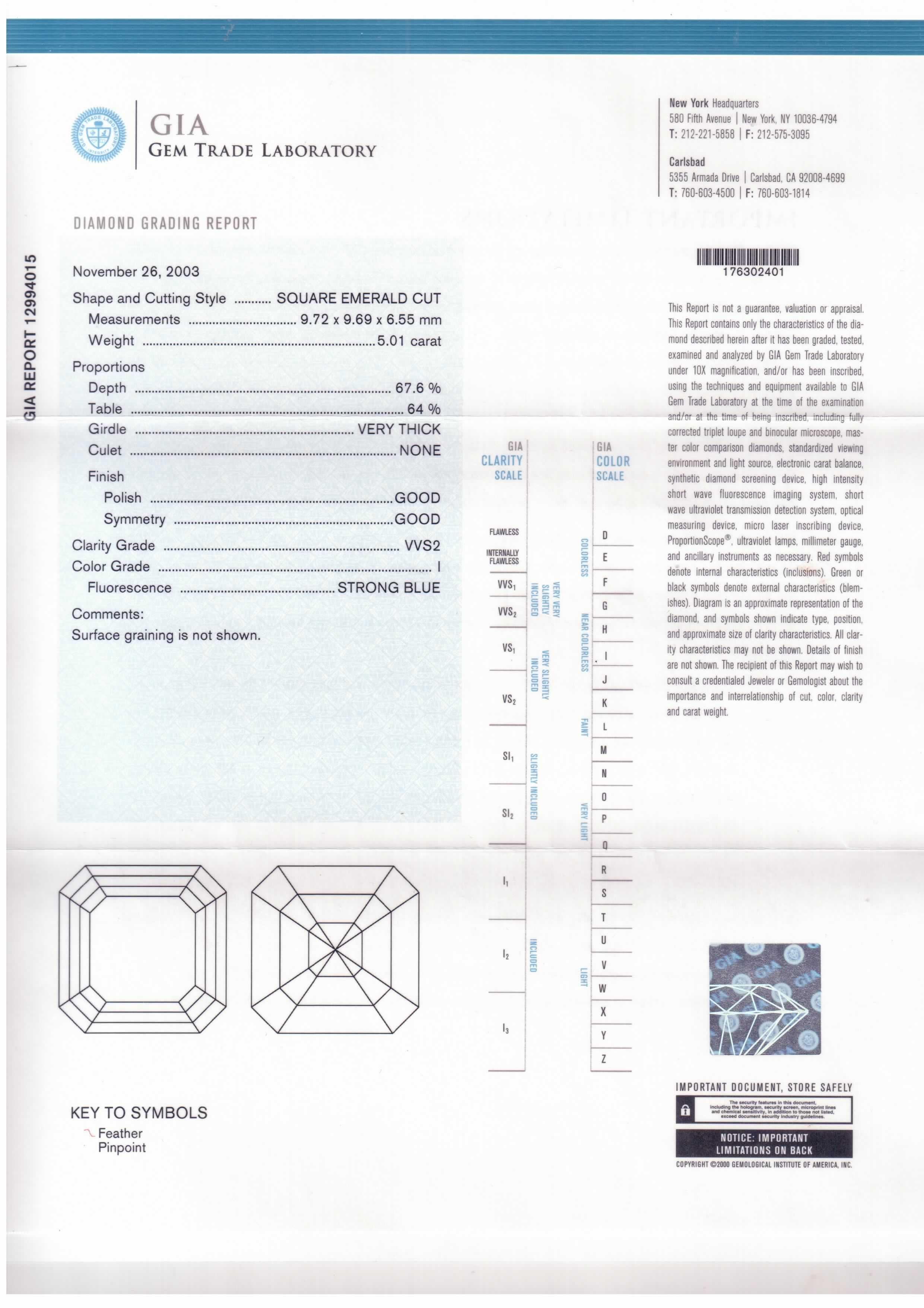Donna Anello di fidanzamento Fancy in platino con smeraldo quadrato centrale e diamanti in vendita