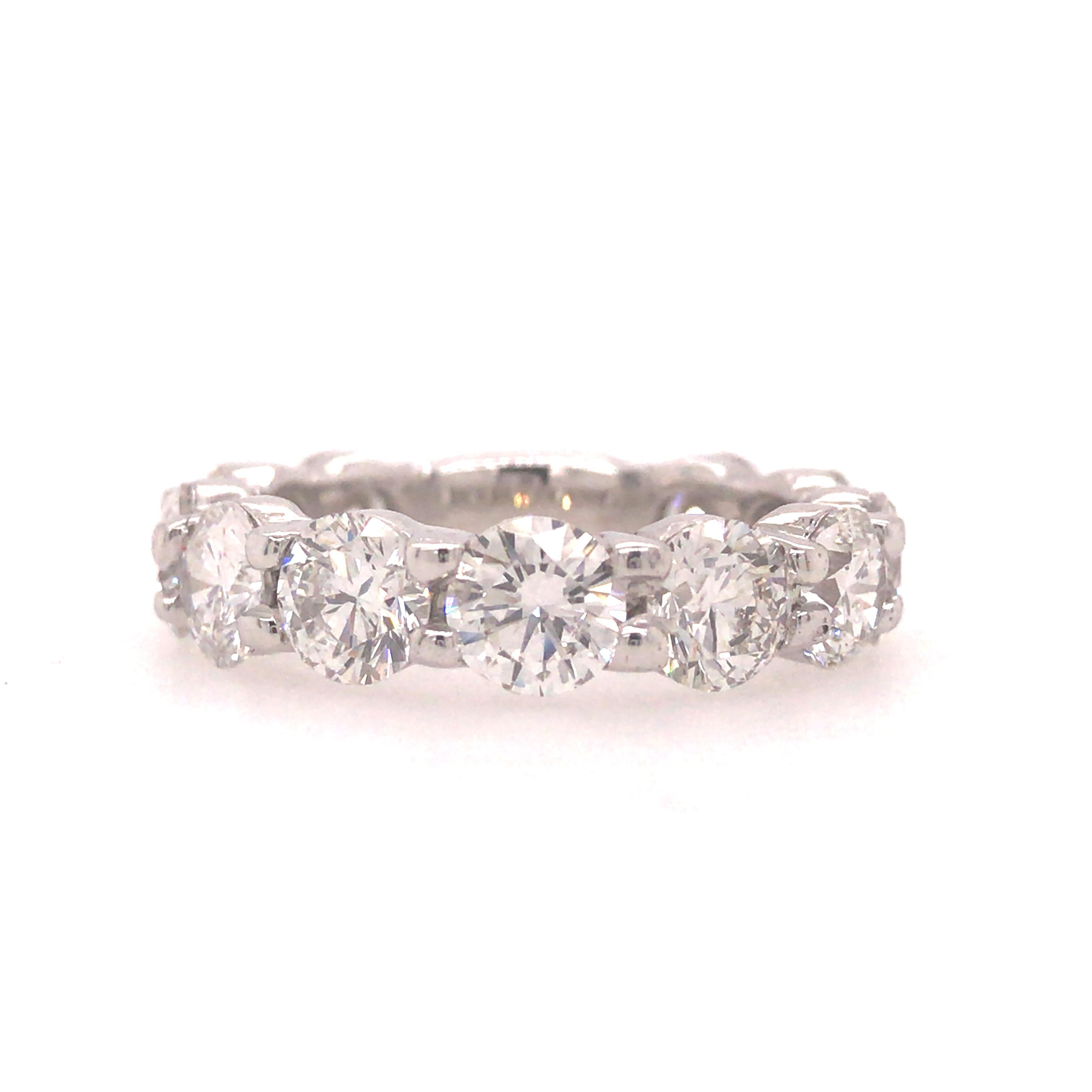 Round Cut Platinum Shared Prong Round Diamond Eternity Band