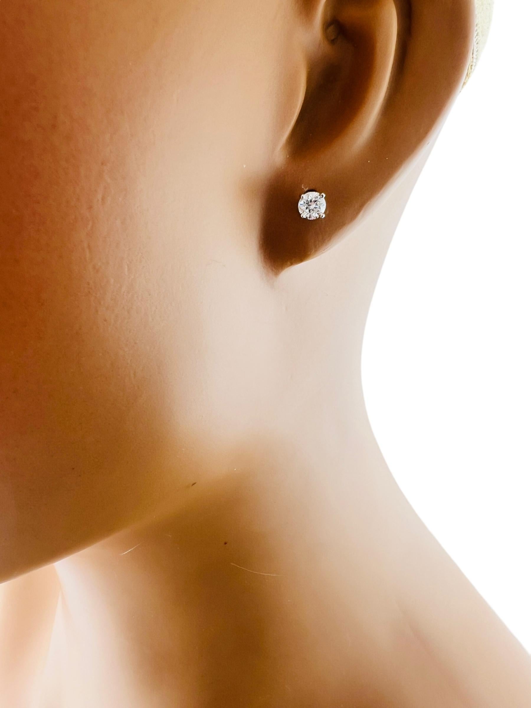 Platinum SINGLE Diamond Stud Earring 0.24cts #16578 For Sale 1