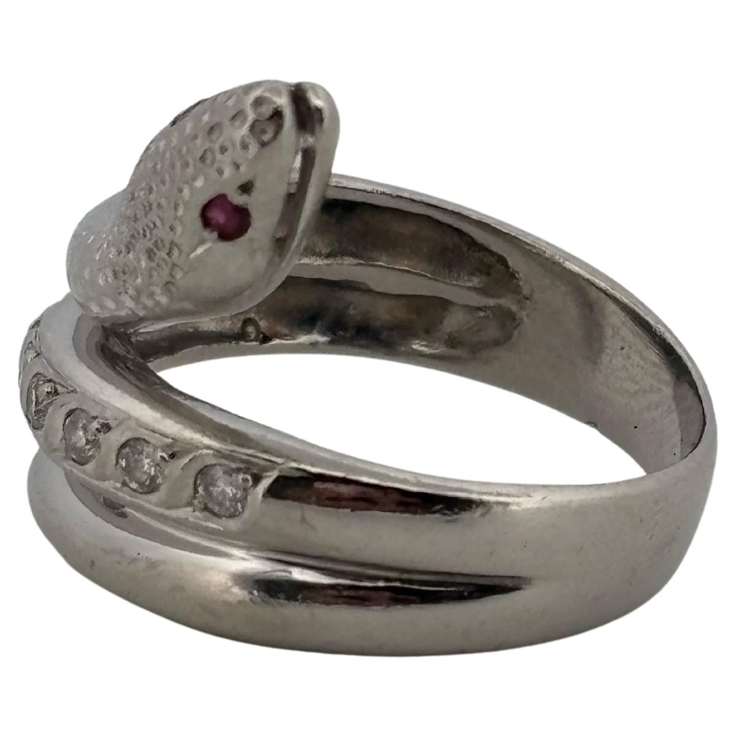 Rétro Bague serpent en platine 0,12 ct de diamant et 0,02 ct de rubis en vente