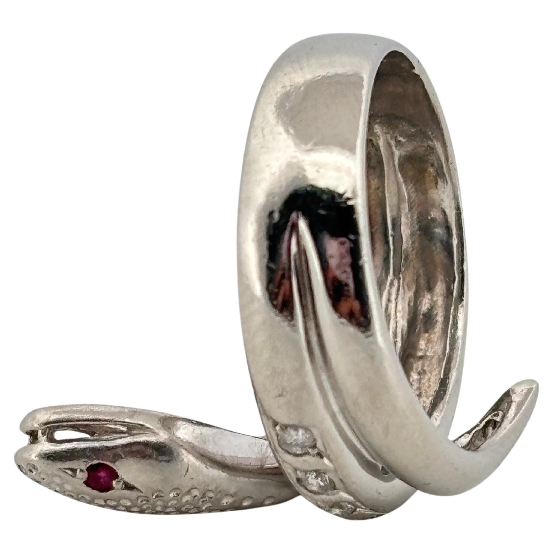 Bague serpent en platine 0,12 ct de diamant et 0,02 ct de rubis en vente 3