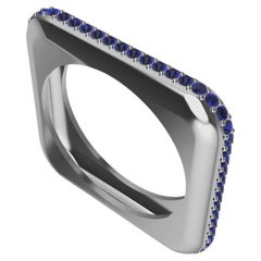 Anello Scultura Unisex Quadrato Morbido in Platino con Zaffiri Blu