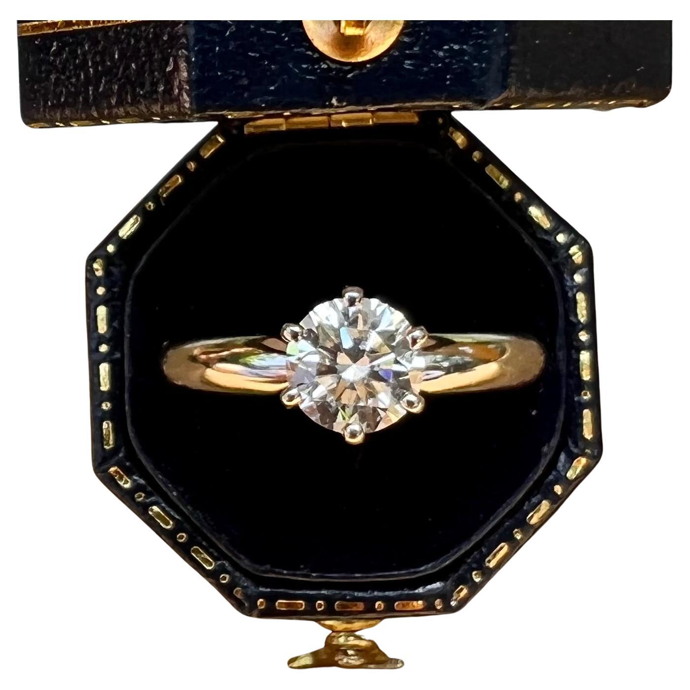 Platinum Solitaire 1.01 Carat Diamond Engagement Ring For Sale