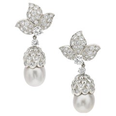 Pendientes de platino con clip Día/Noche Perla de los Mares del Sur y Diamante de 5 quilates