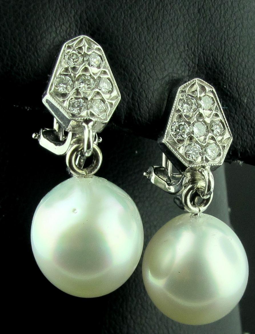 Platinum South Sea Pearl and Diamond Earrings In Excellent Condition For Sale In Palm Desert, CA