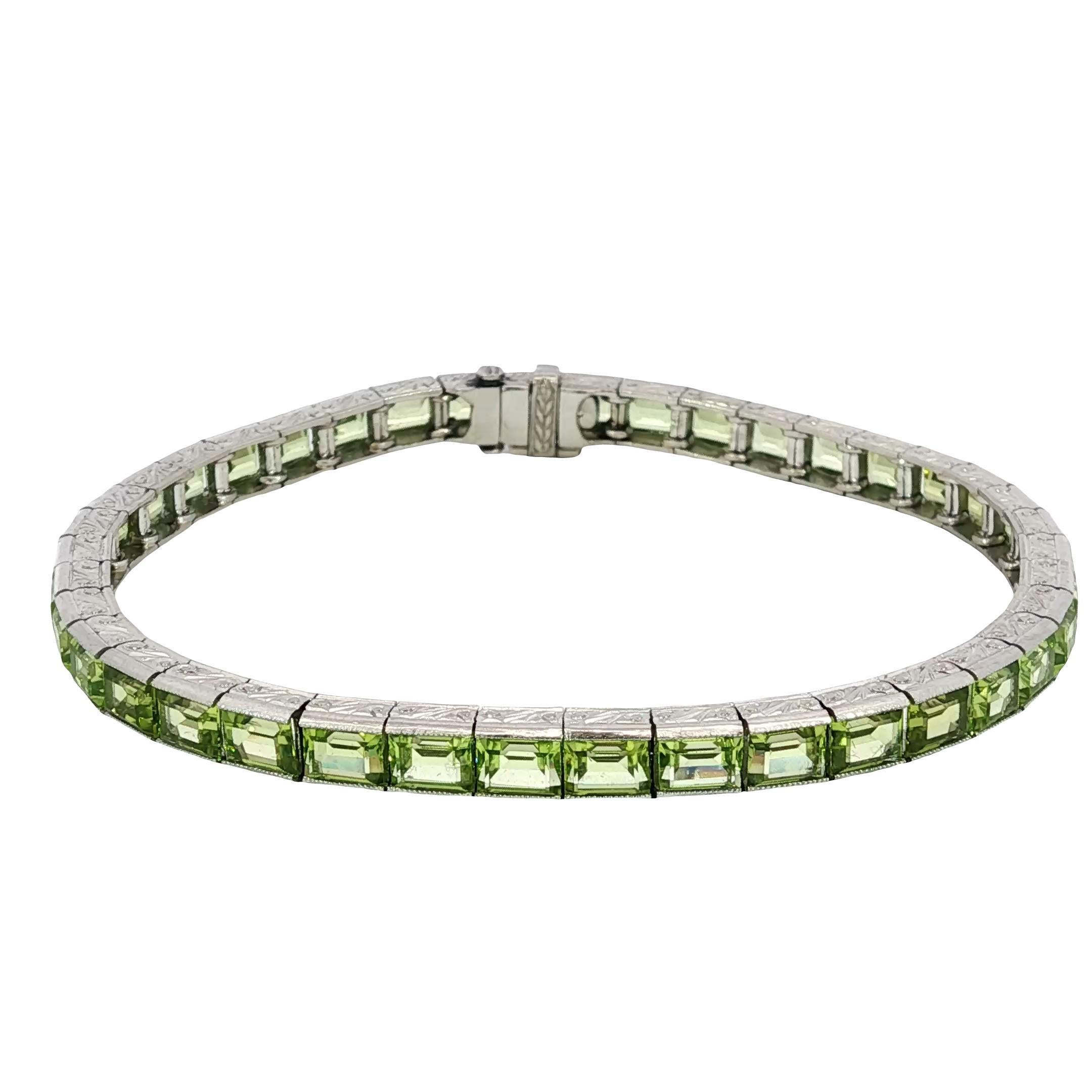 Pulsera Línea Recta Platino Peridoto Estilo Art Decó ~17.5ctw Peridoto en venta 8