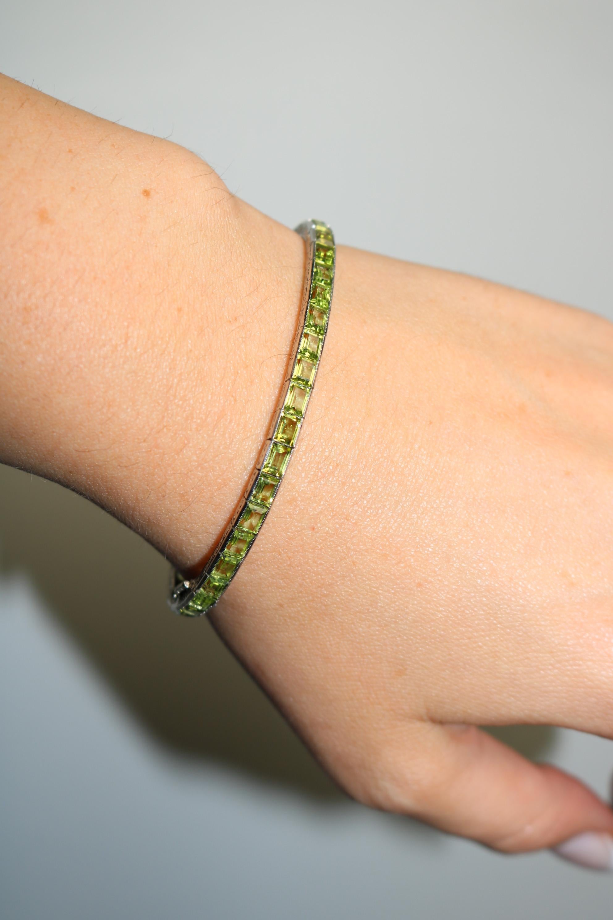 Pulsera Línea Recta Platino Peridoto Estilo Art Decó ~17.5ctw Peridoto en venta 10