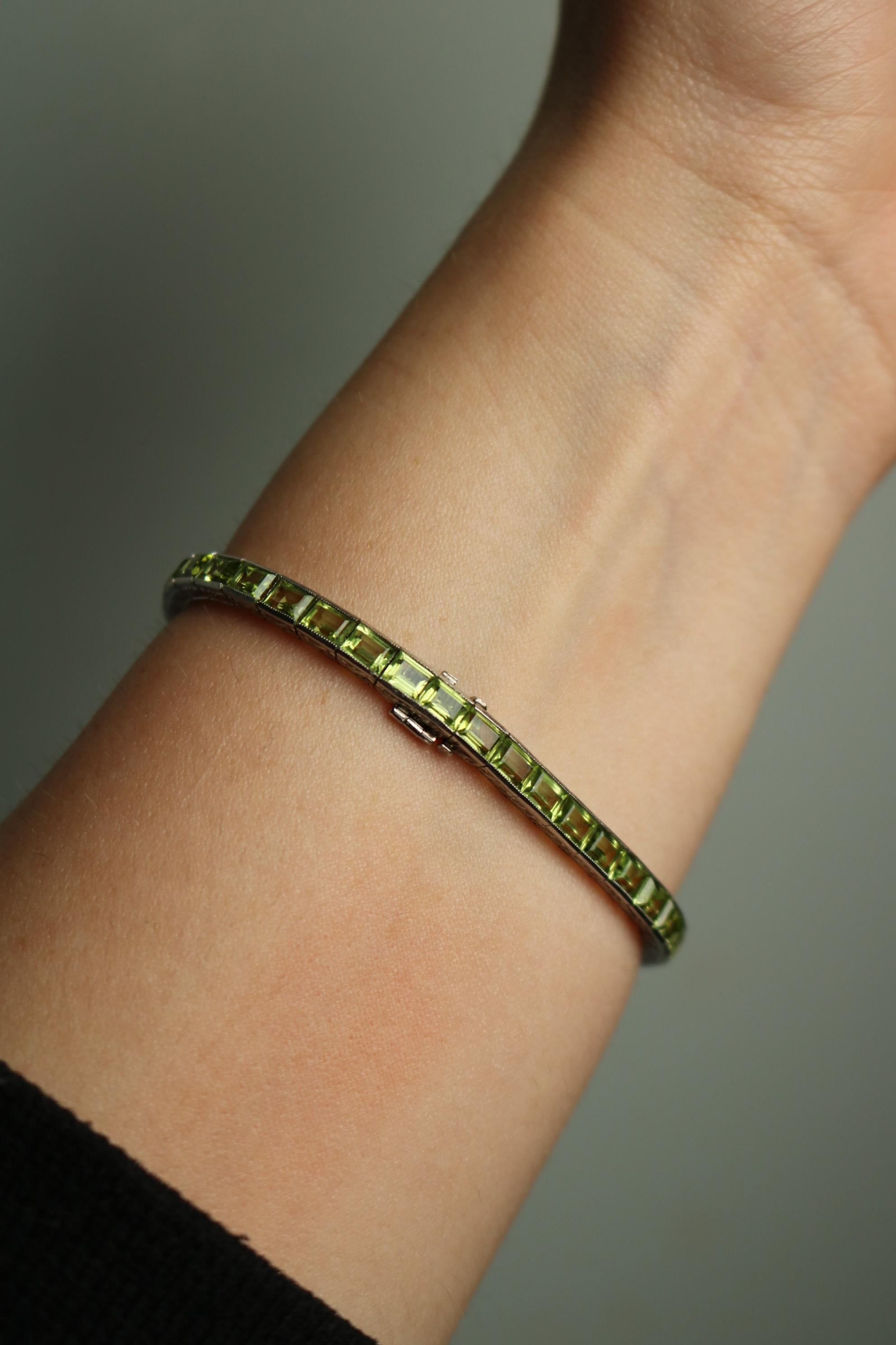 Pulsera Línea Recta Platino Peridoto Estilo Art Decó ~17.5ctw Peridoto en venta 11