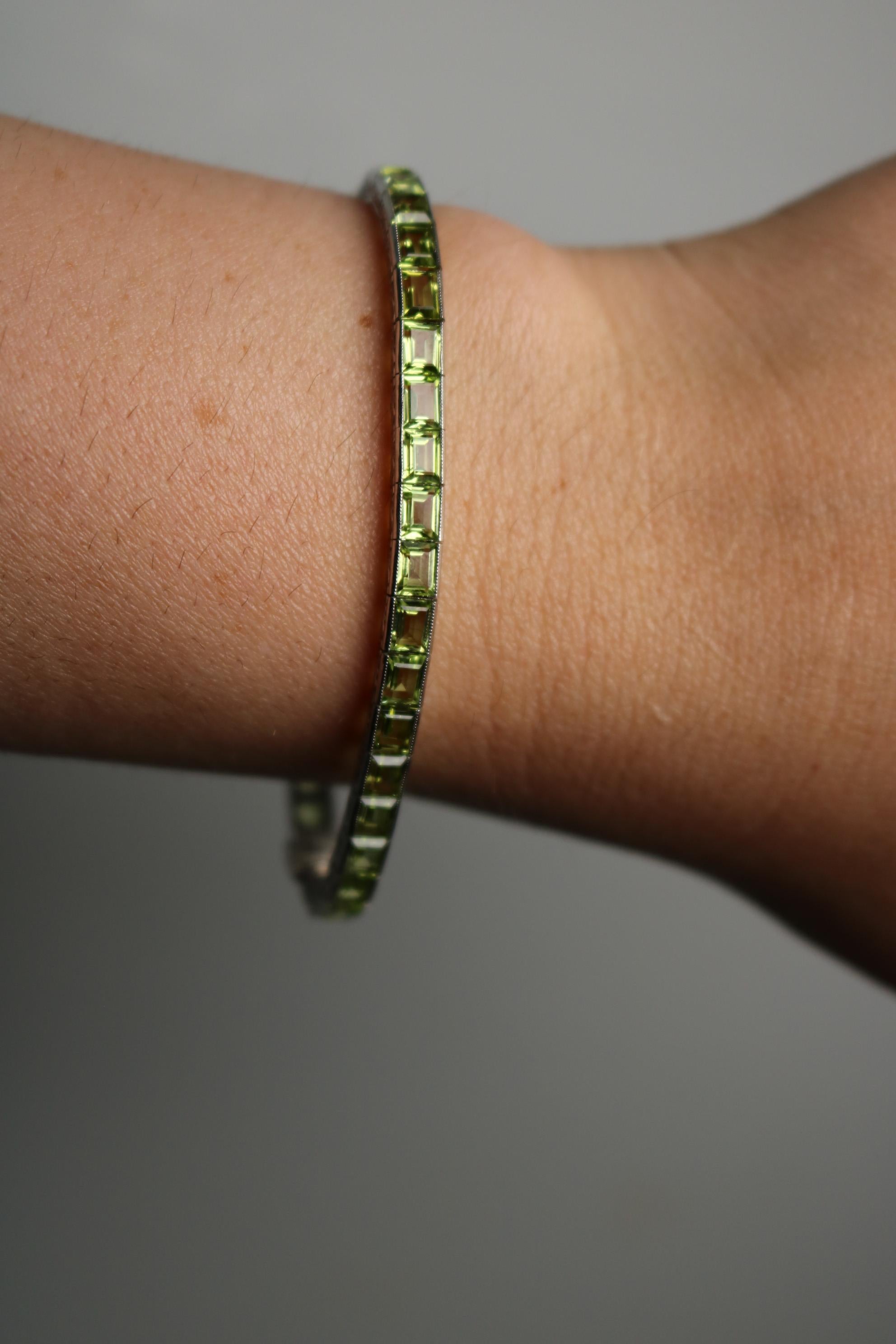 Pulsera Línea Recta Platino Peridoto Estilo Art Decó ~17.5ctw Peridoto en venta 13