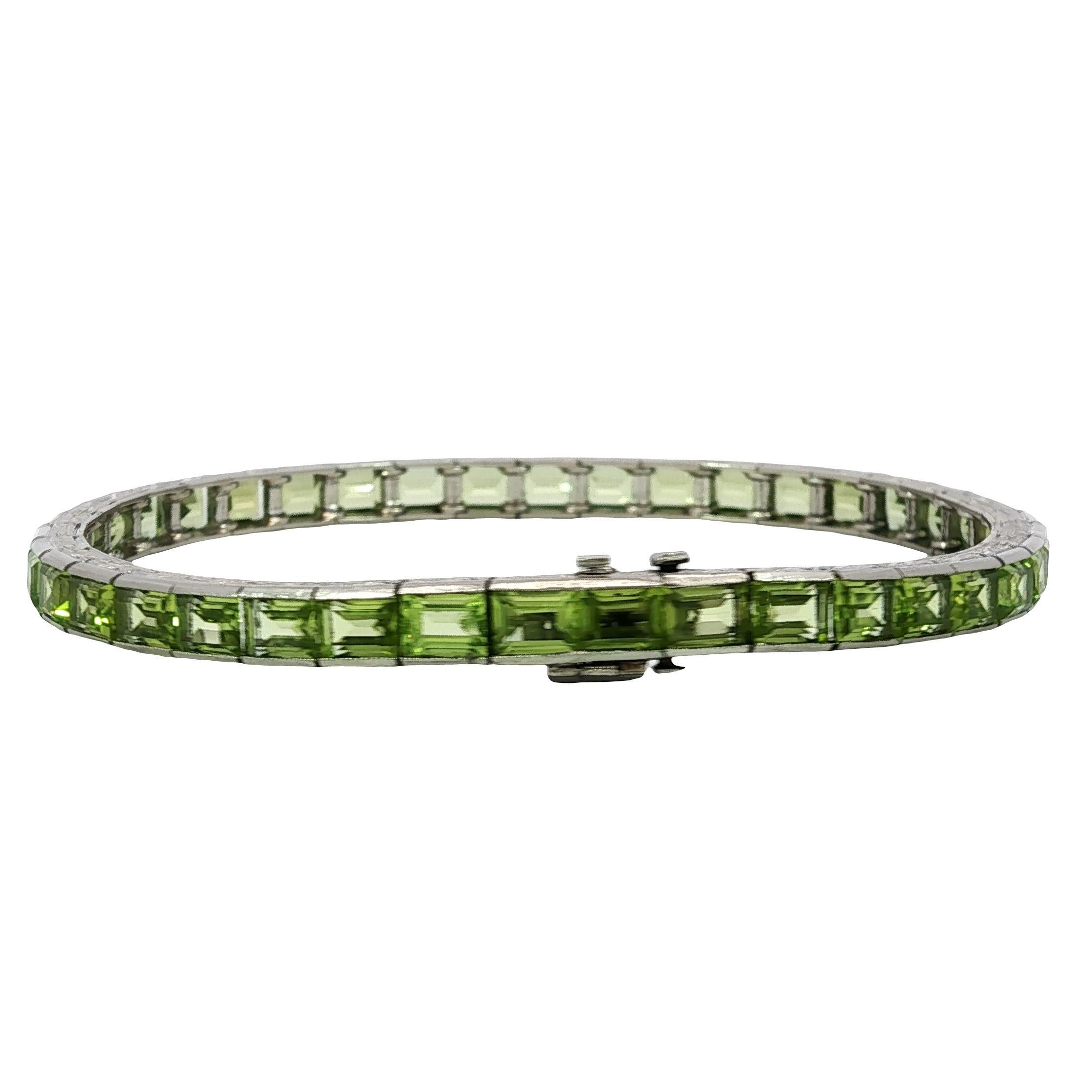 Pulsera Línea Recta Platino Peridoto Estilo Art Decó ~17.5ctw Peridoto en venta 2