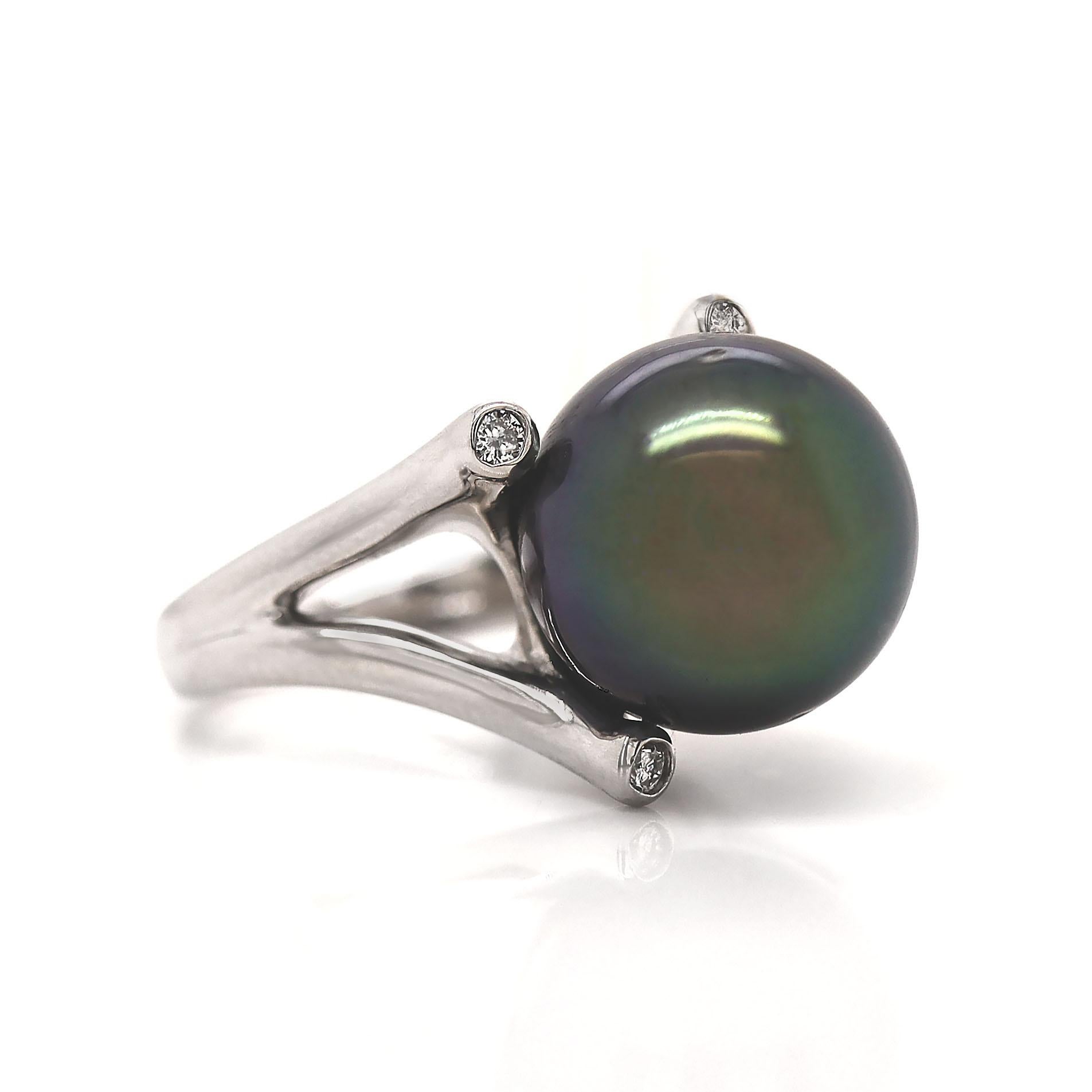 Platinum Tahitian Pearl And Diamond Cocktail Ring In New Condition For Sale In Sydney, NSW