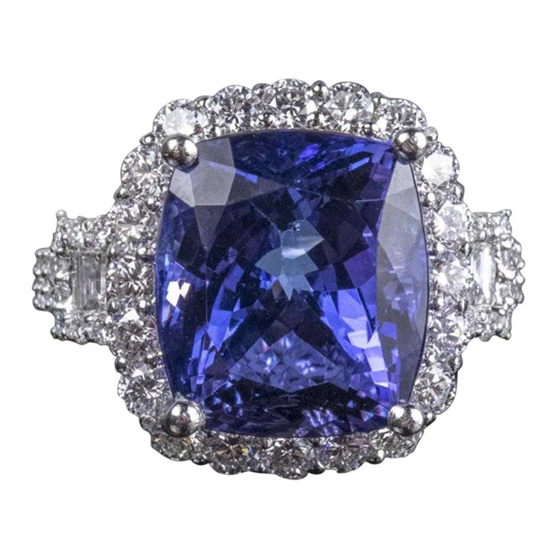 Platinum Tanzanite and Diamond Fashion Ring For Sale