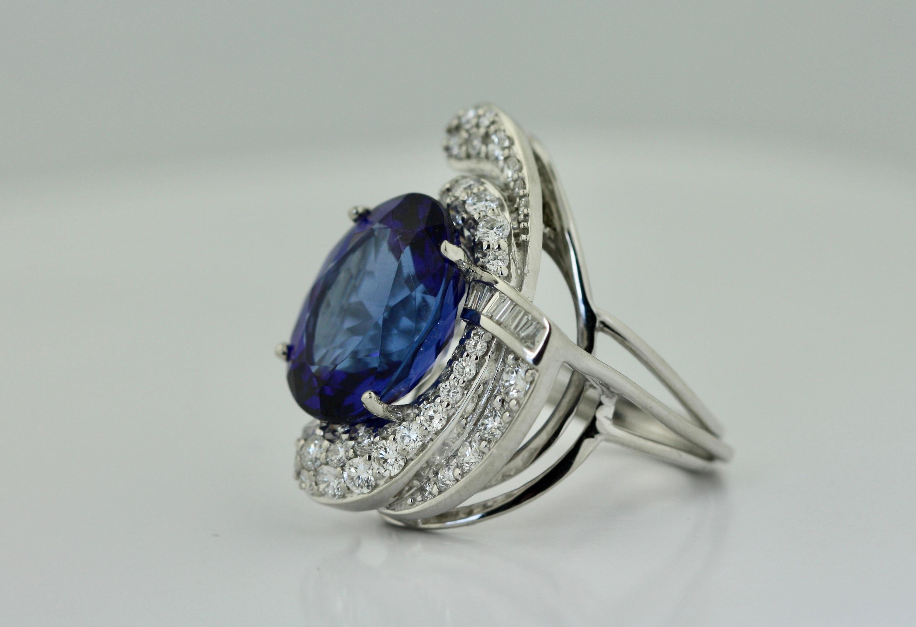 Platinum, Tanzanite and Diamond Ring In Good Condition In Palm Beach, FL