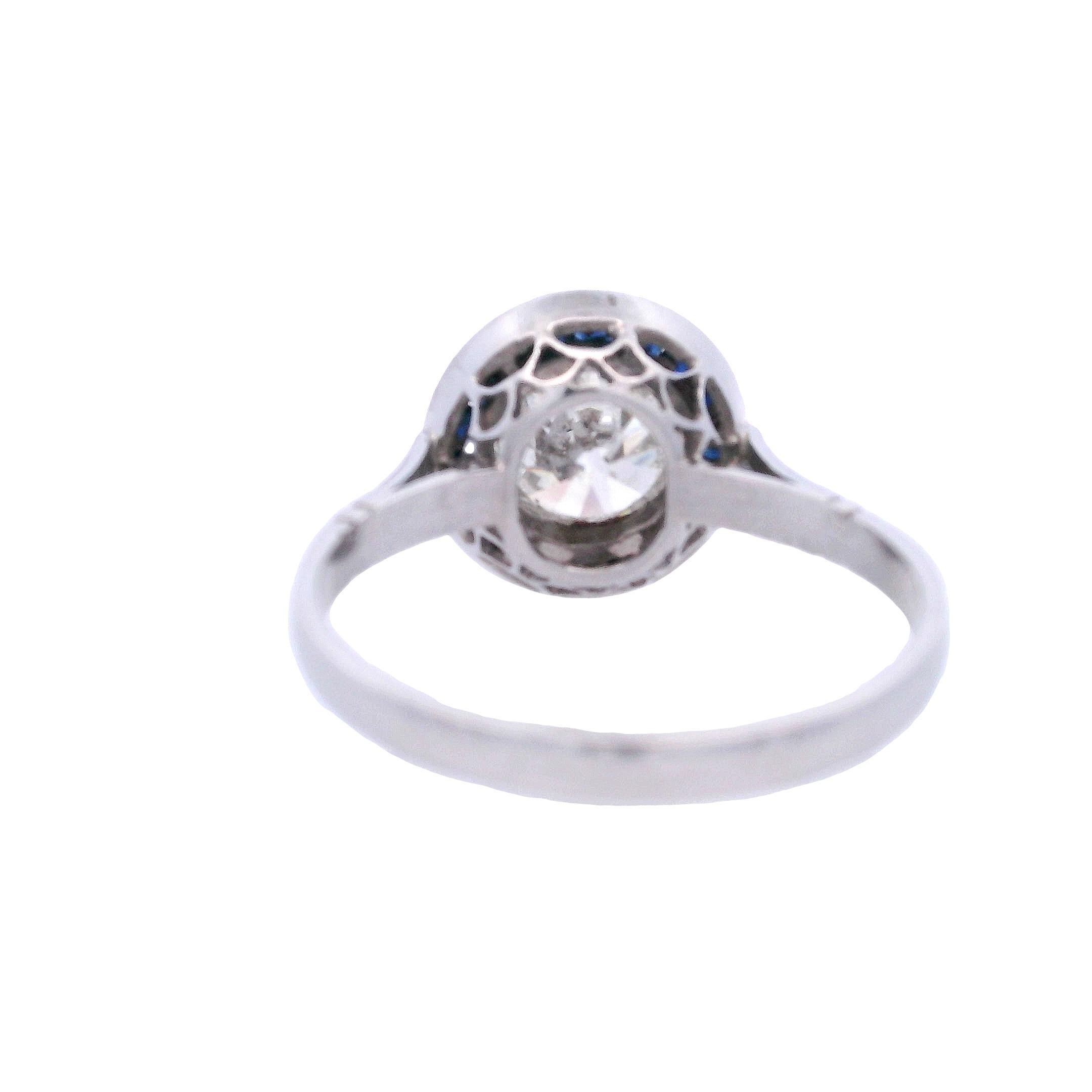 Platinum Target Ring with 1.26 Cts Diamonds and Sapphires In condizioni buone in vendita a Aventura, FL