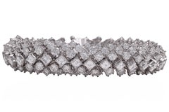 Bracciale Tennis in platino 30ct. Diamanti quadrati e Brillianti, Estate Sultan Oman