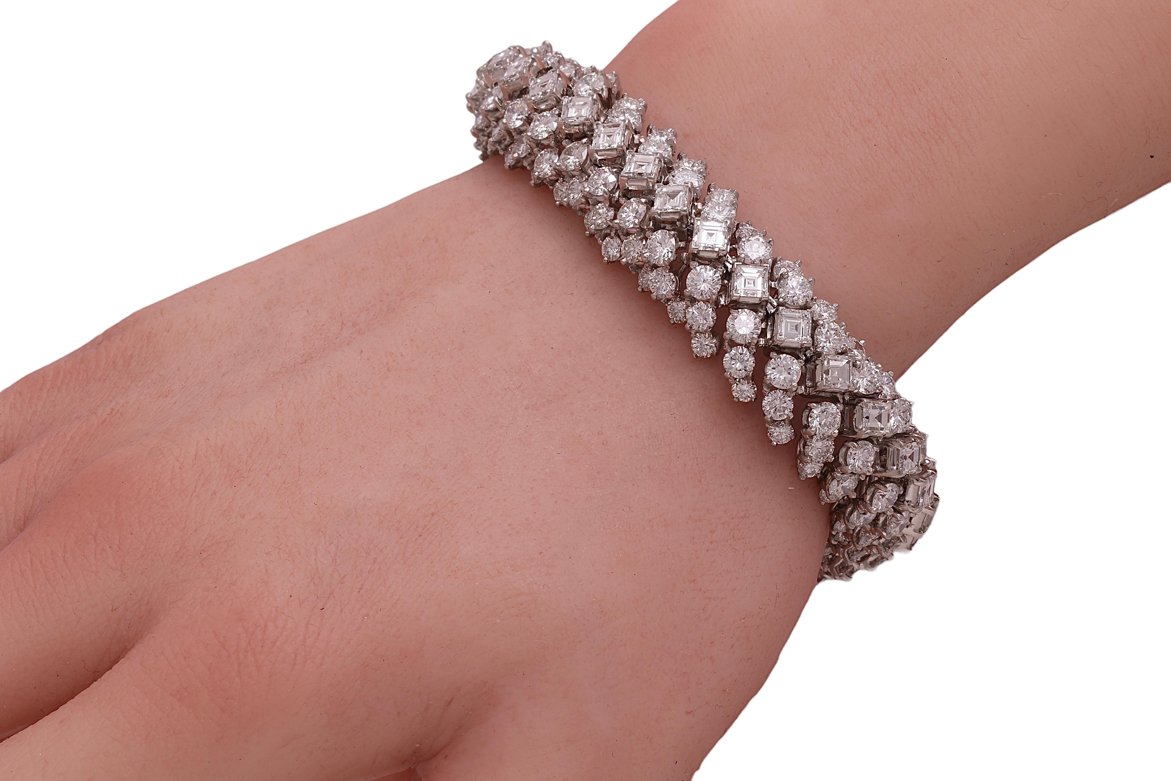 Platin-Tennisarmband aus Platin 30ct. Quadratische & Brillante Diamanten, Nachlass Sultan Oman   im Angebot 2