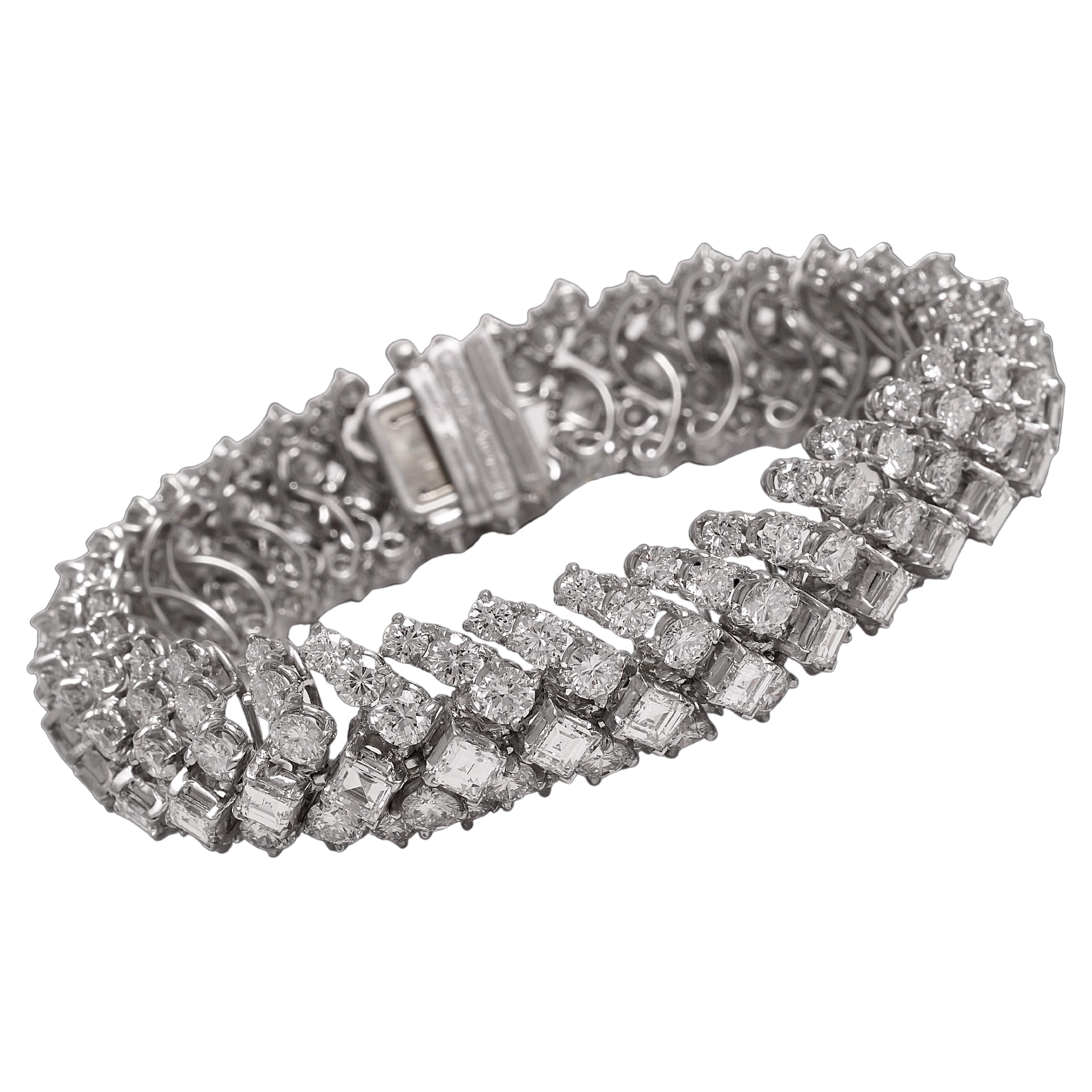 Platin-Tennisarmband aus Platin 30ct. Quadratische & Brillante Diamanten, Nachlass Sultan Oman   im Angebot