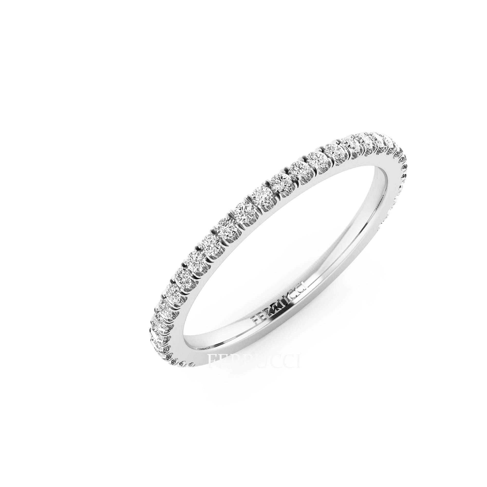 Dünner, stapelbarer Platin 950 Ring mit Diamanten Pavé (Rundschliff) im Angebot