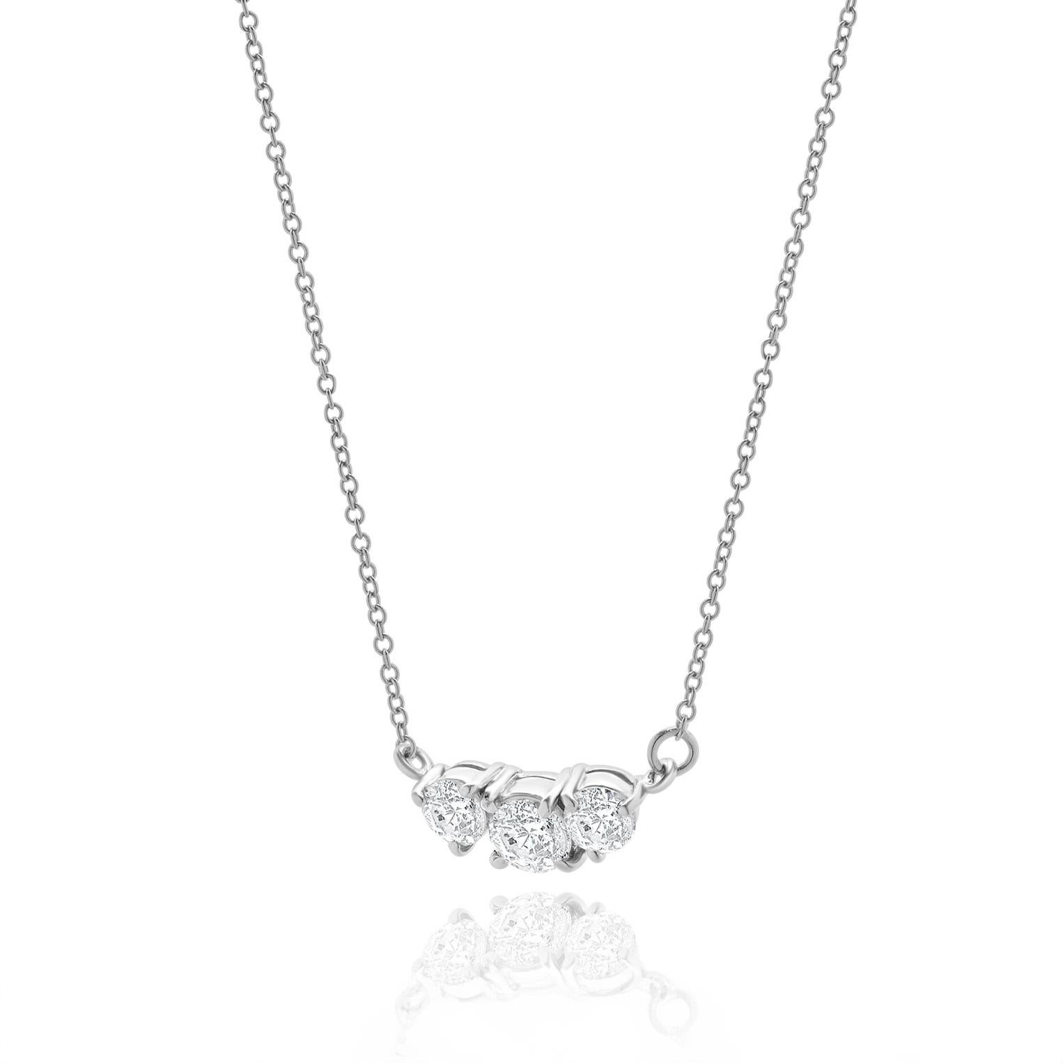 Platino Tre Diamanti  Collana In condizioni ottime in vendita a Scottsdale, AZ