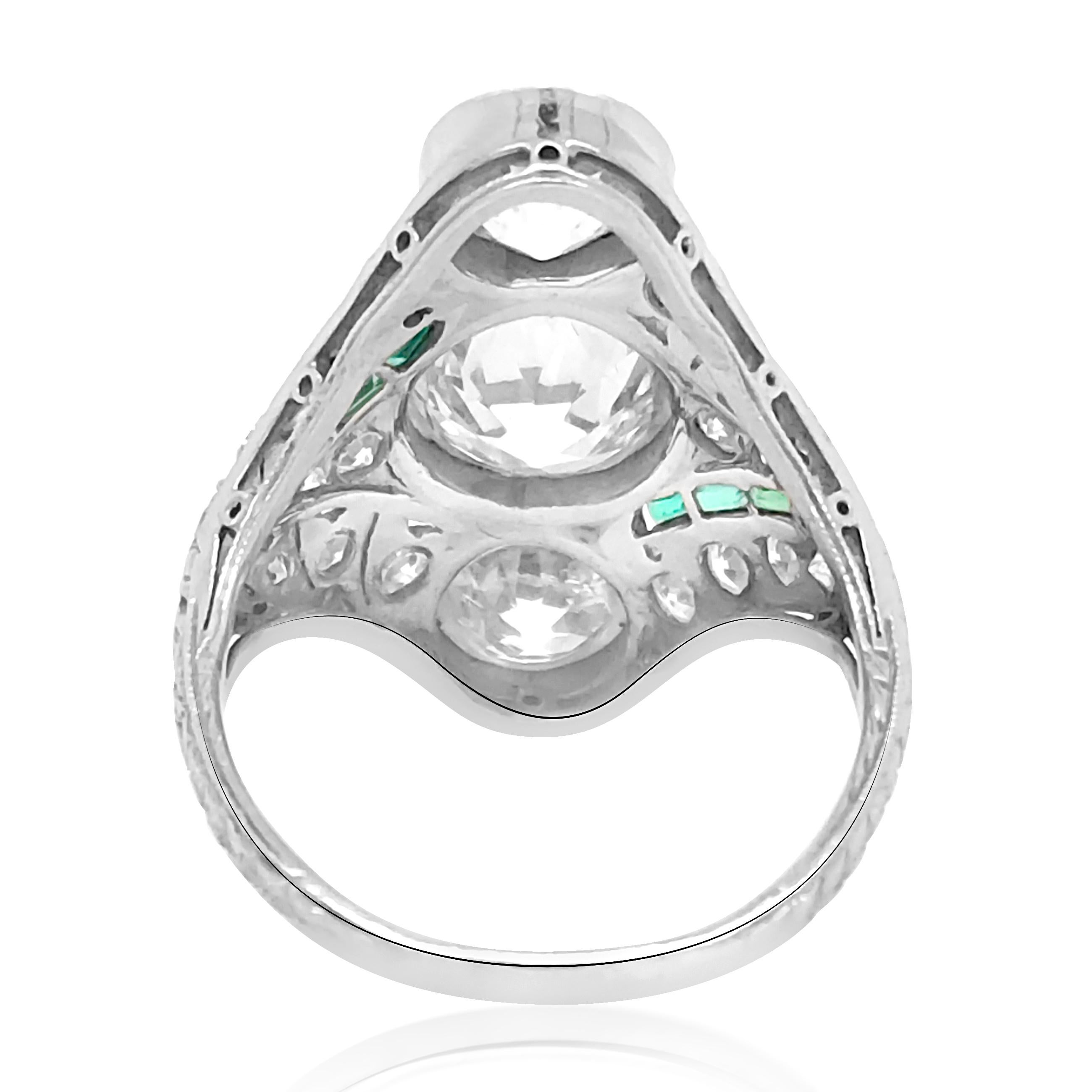 Art Déco Anello di platino con tre diamanti in vendita