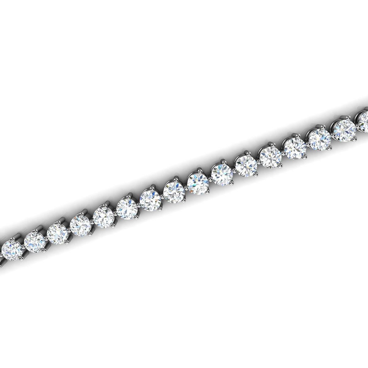 Taille ronde Bracelet tennis en platine à trois griffes avec diamants de 7 carats en vente