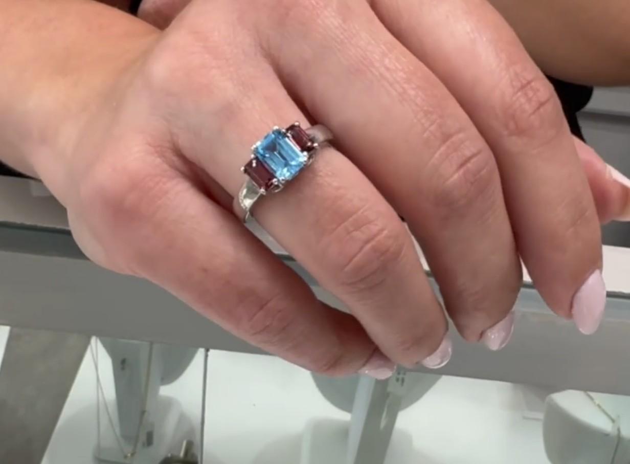 Women's Platinum Three Stone Pink Tourmaline 0.75 Carat and Blue Topaz 1.35 Carat Ring For Sale