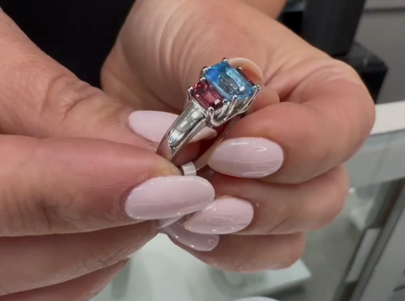 Platinum Three Stone Pink Tourmaline 0.75 Carat and Blue Topaz 1.35 Carat Ring For Sale 2