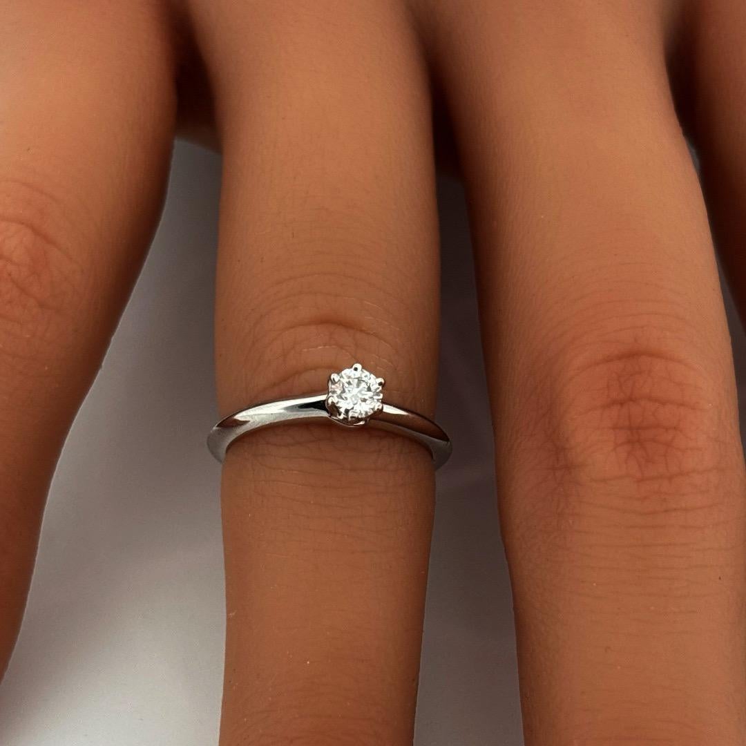 Platin Tiffany & Co. 0,18 Karat H VVS1 Diamant Verlobungsring im Angebot 4