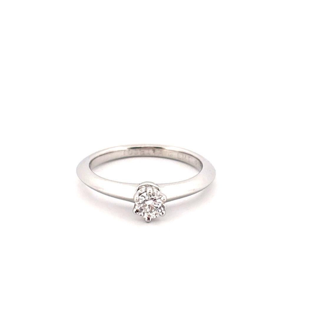 Platin Tiffany & Co. 0,18 Karat H VVS1 Diamant Verlobungsring (Rundschliff) im Angebot