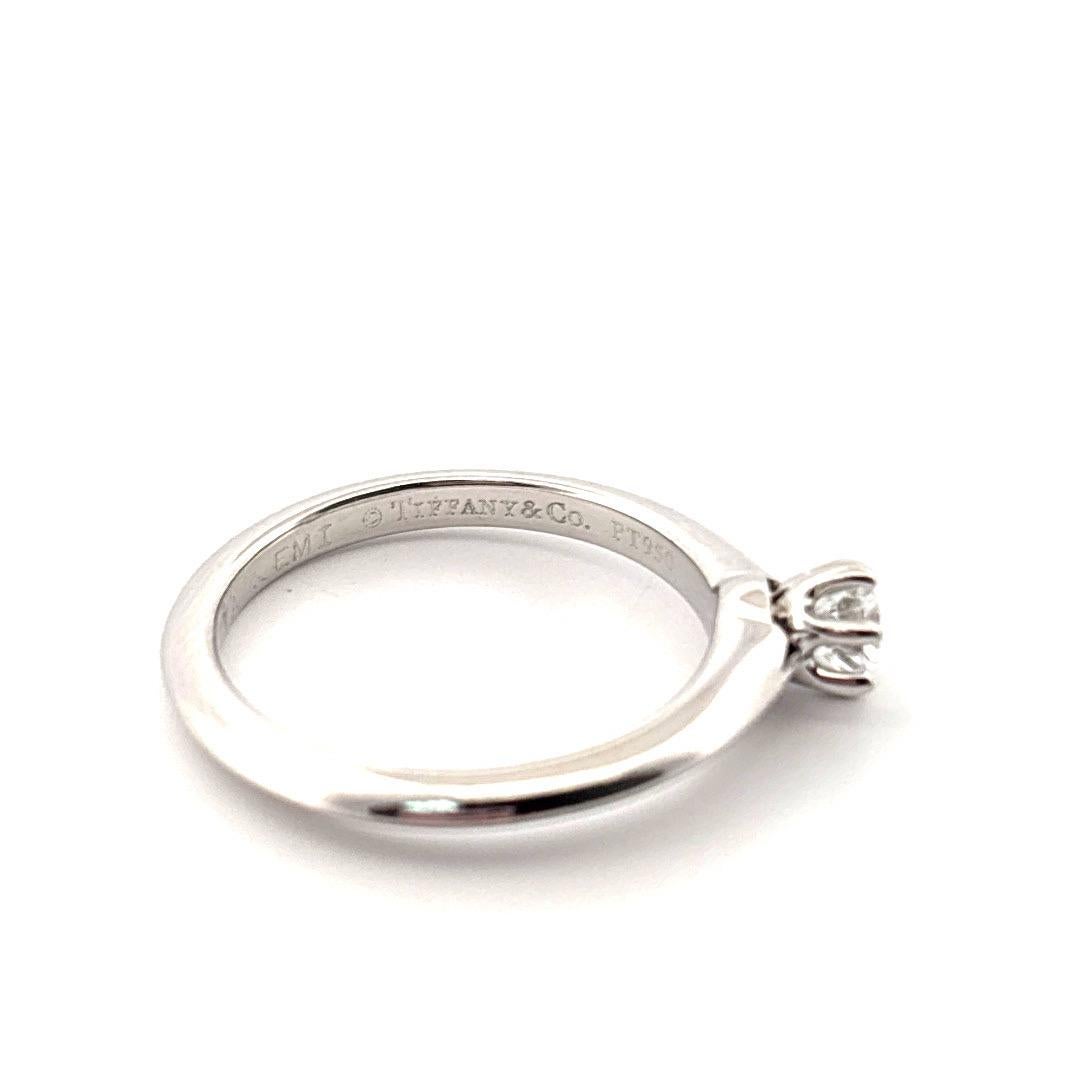 Platin Tiffany & Co. 0,18 Karat H VVS1 Diamant Verlobungsring im Angebot 1