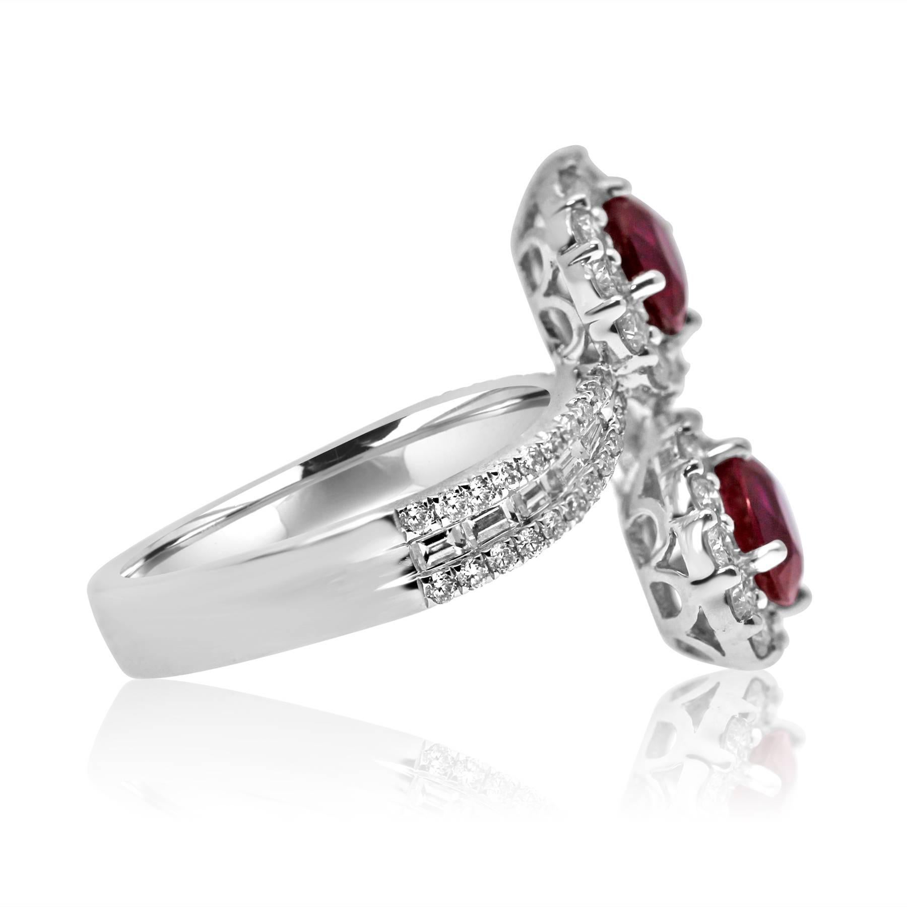 Contemporary Platinum Toi-et-Moi Ring Set with Diamonds and Ruby Gemstones For Sale