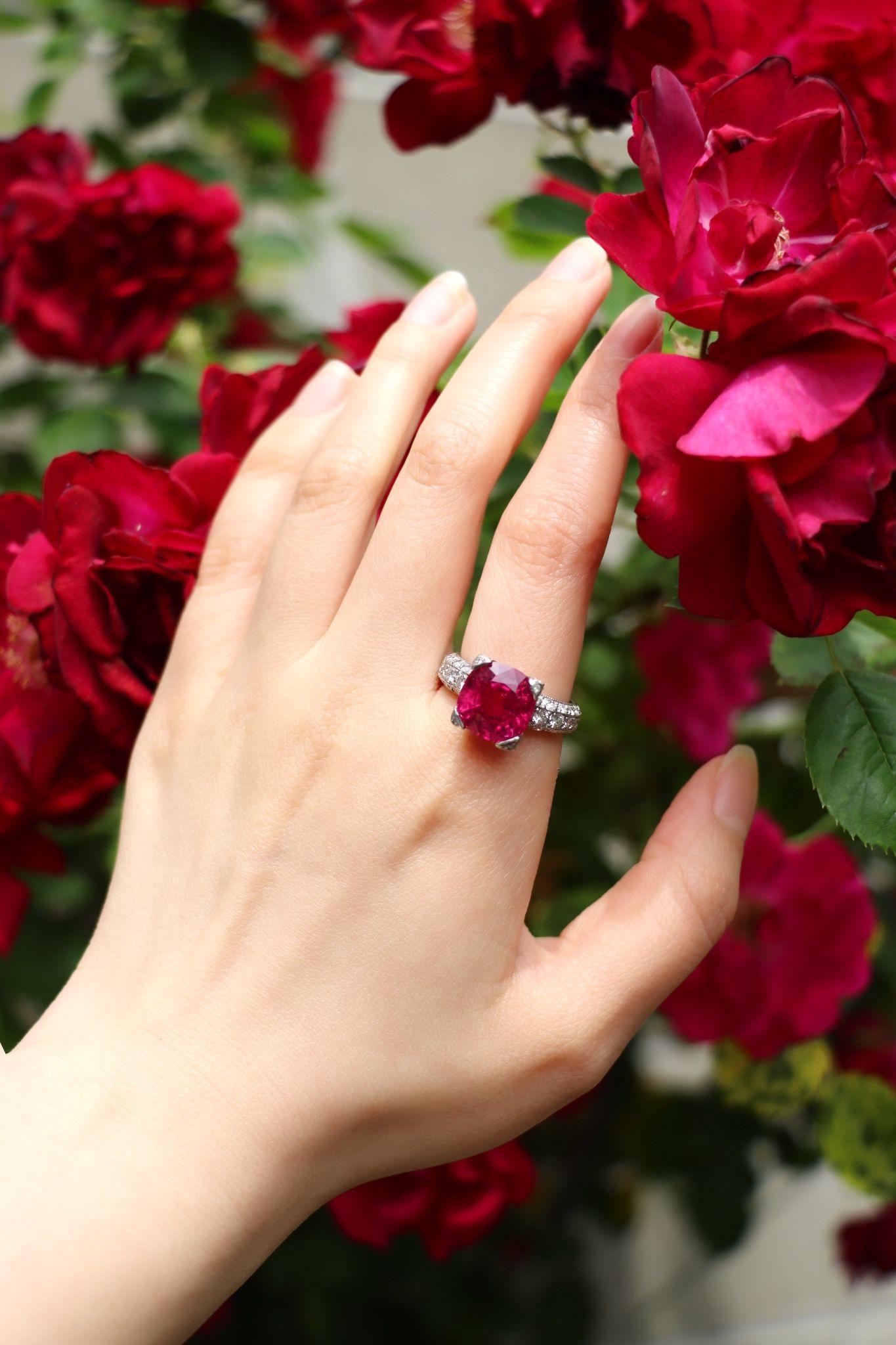 Platinum Tourmaline Diamonds Ring

Approximate Dimensions:
8.25 (Ring Size) 
7.59 carats (Tourmaline)
Approx. 1.06 carats (Diamond)
9.8 grams in weight.

** All dimensions listed above are approximations based on our measurements and findings -