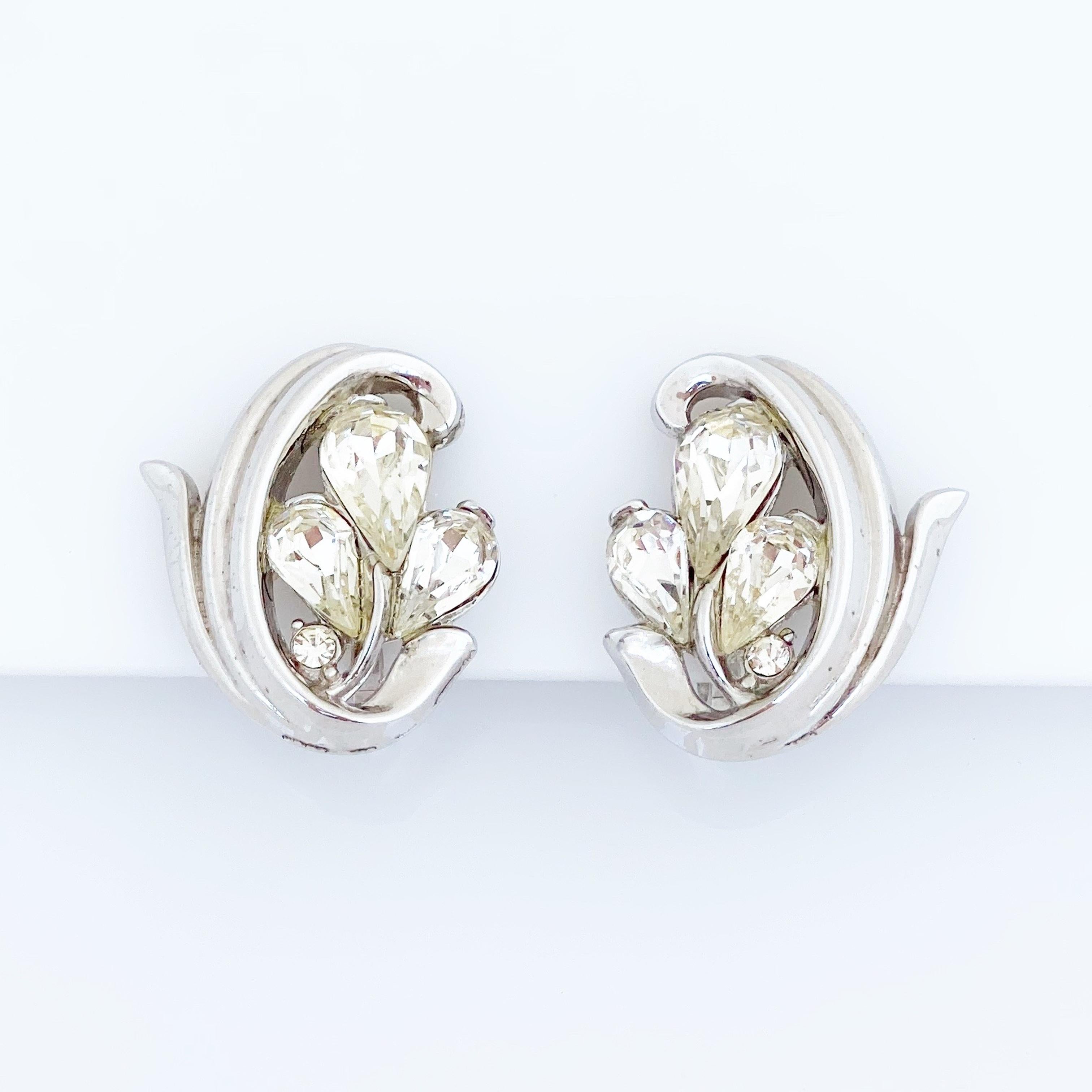 Platinum Trifarium Earrings With Teardrop Crystals By Crown Trifari, 1950s In Good Condition In McKinney, TX
