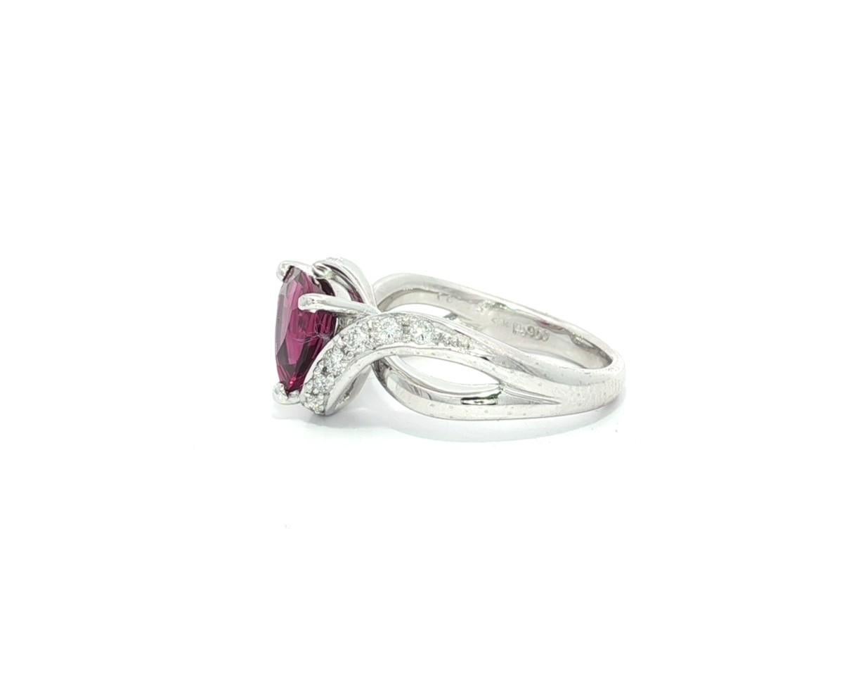 Platin Trillion Cut 2,26ctw Feurige Magenta Turmalin & Diamant Cocktail Ring im Angebot 9