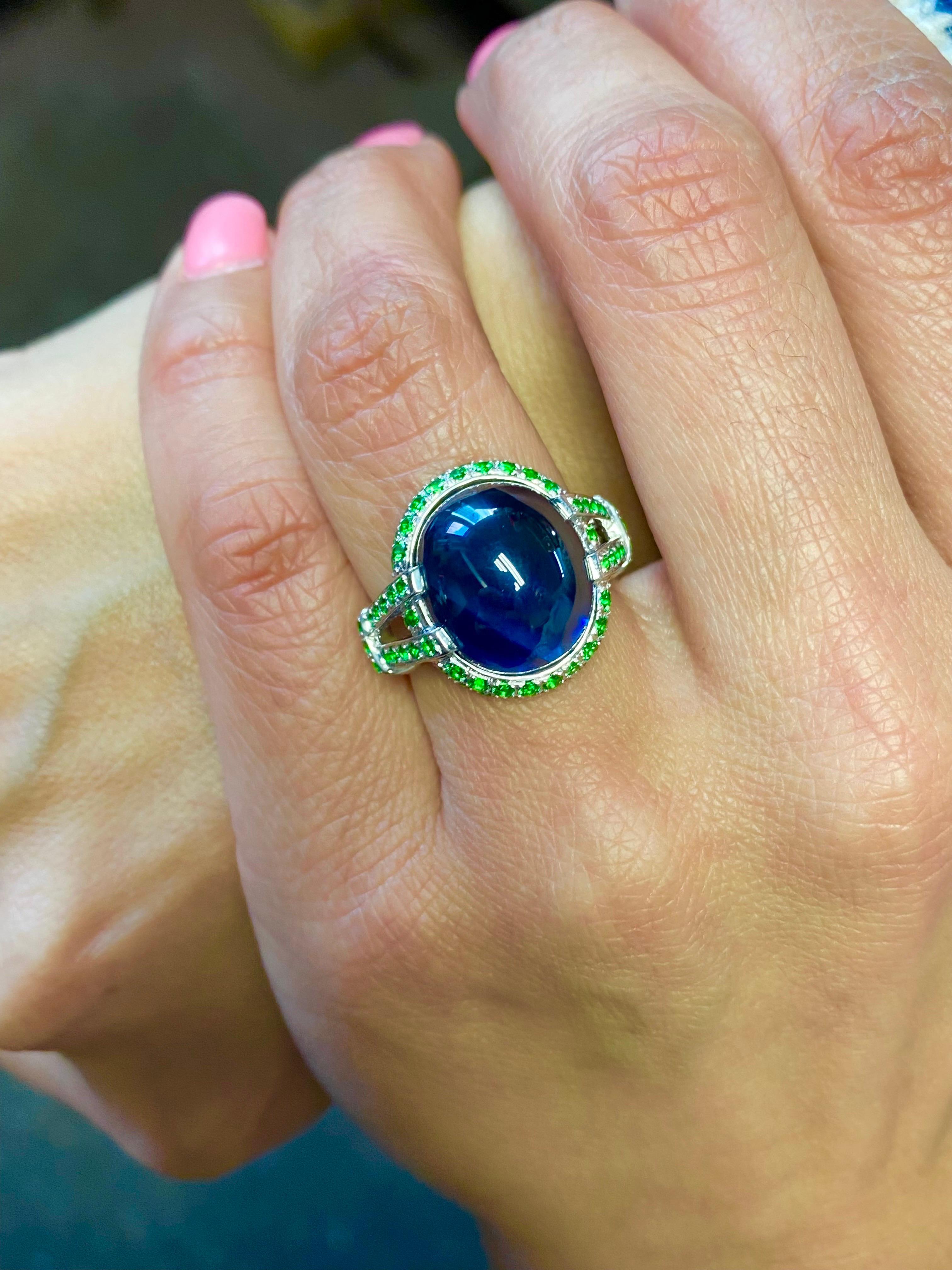 Women's or Men's Platinum Tsavorite Garnet 16.16 Carat Cabochon Blue Sapphire Engagement Ring For Sale