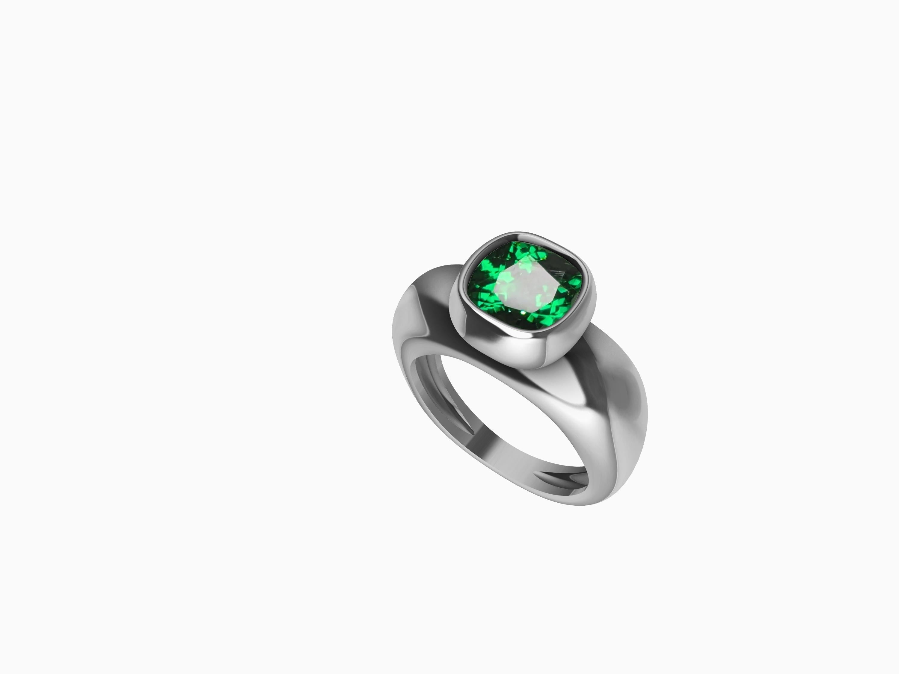Platinum Tsavorite Sculpture Ring In New Condition For Sale In New York, NY