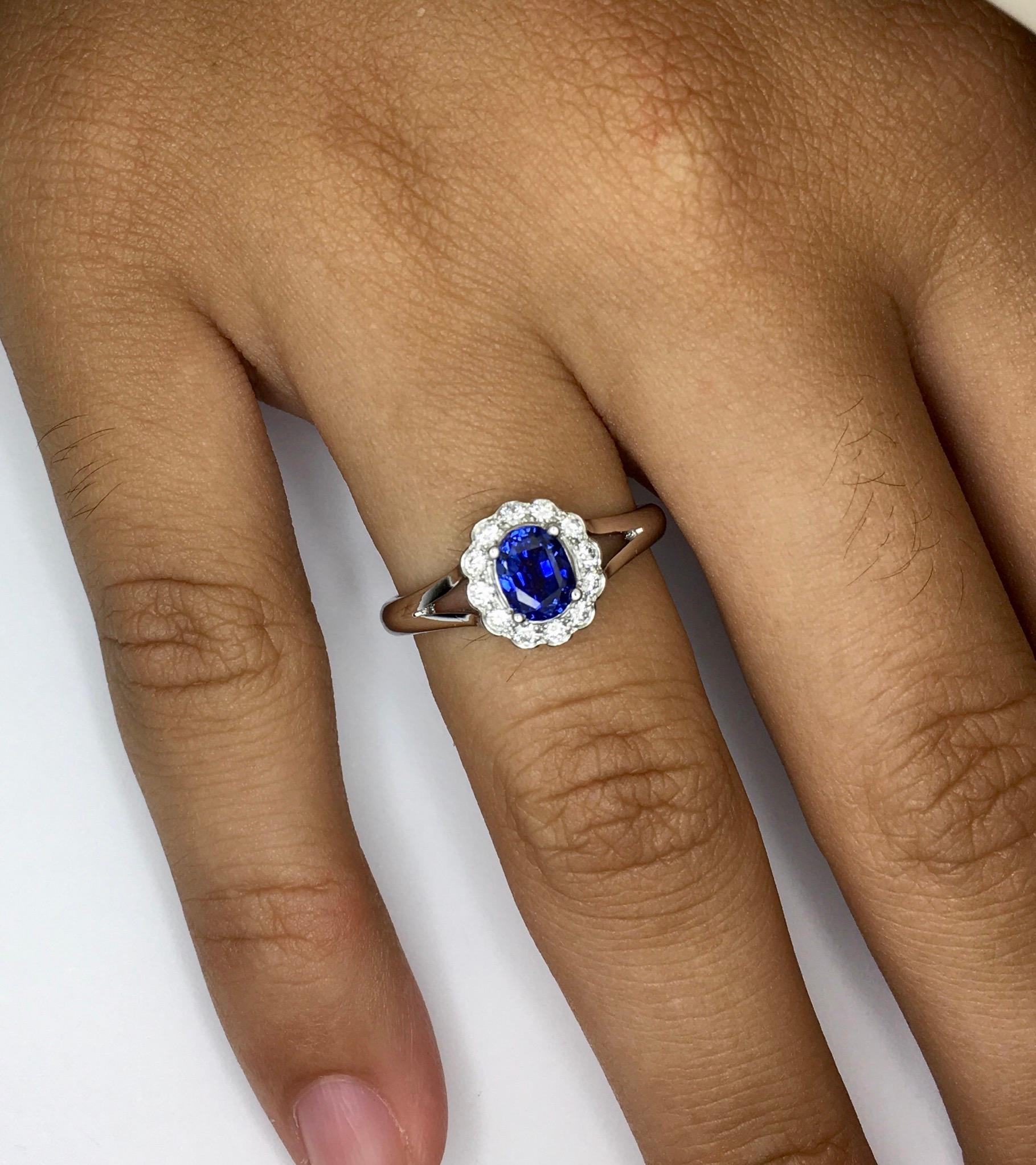 Platinum Untreated Ceylon Sapphire Diamond Cluster Ring In New Condition For Sale In Indooroopilly, QLD