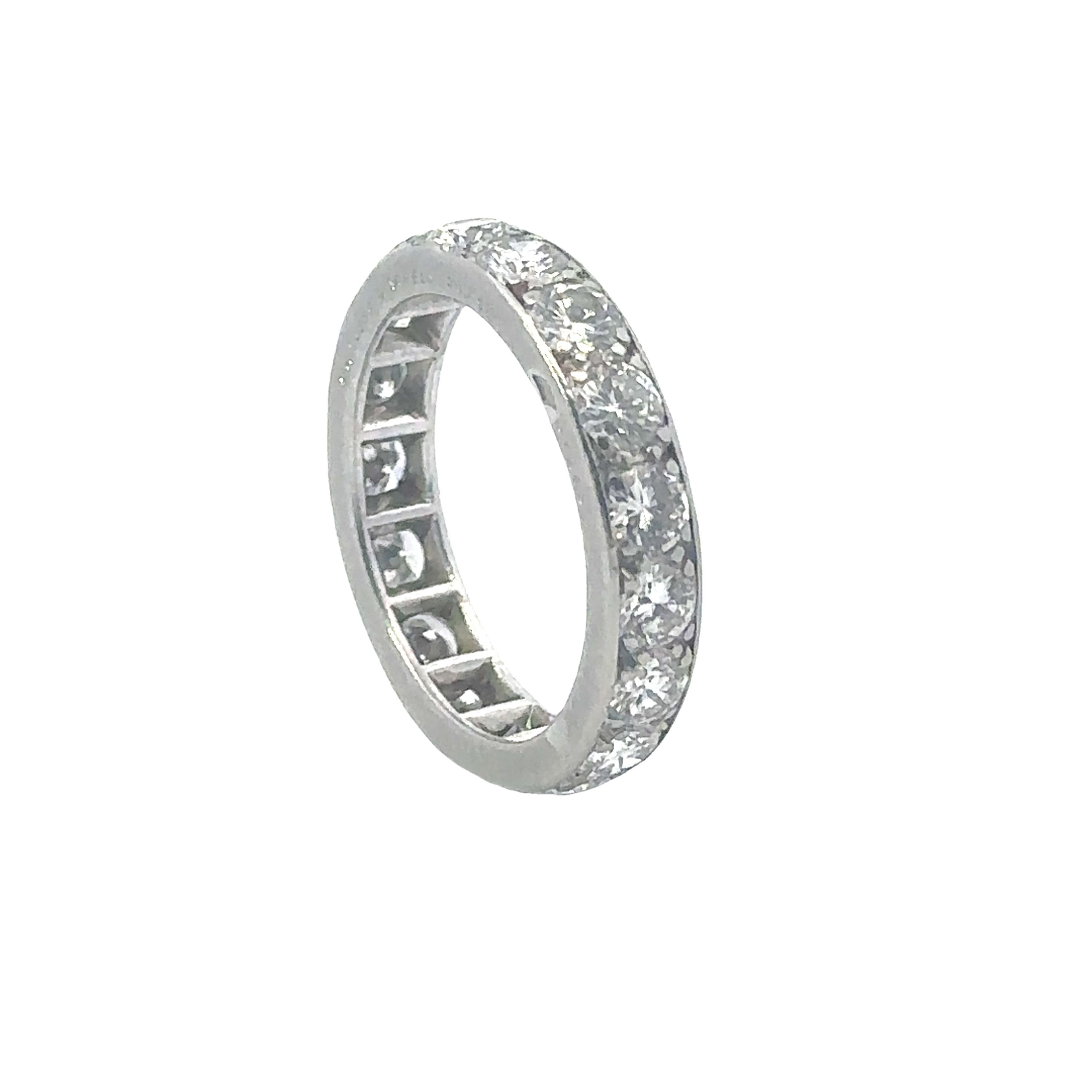 Platinum Van Cleef & Arpels 1960s Diamond Eternity Ring In Excellent Condition For Sale In New York, NY