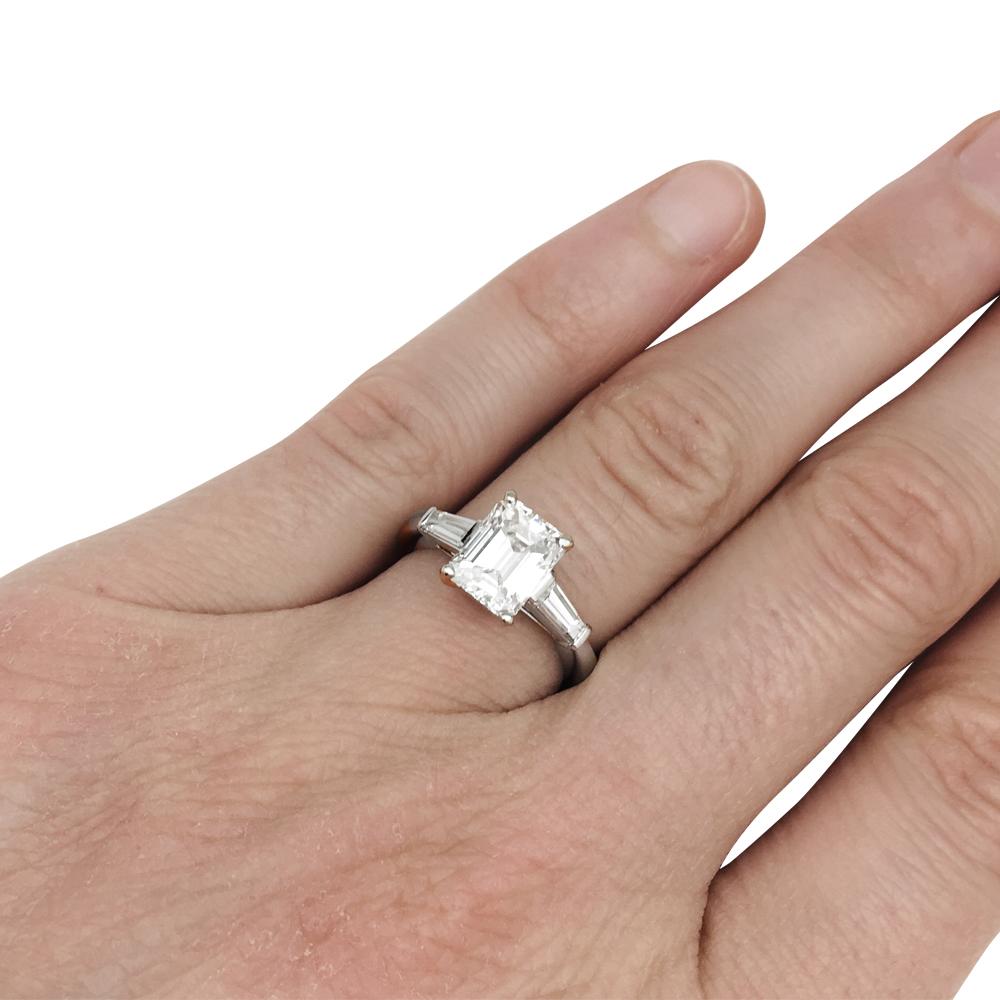 Emerald Cut Van Cleef & Arpels engagement ring, 2.01 Carat Emerald-Cut Diamond G VS2.