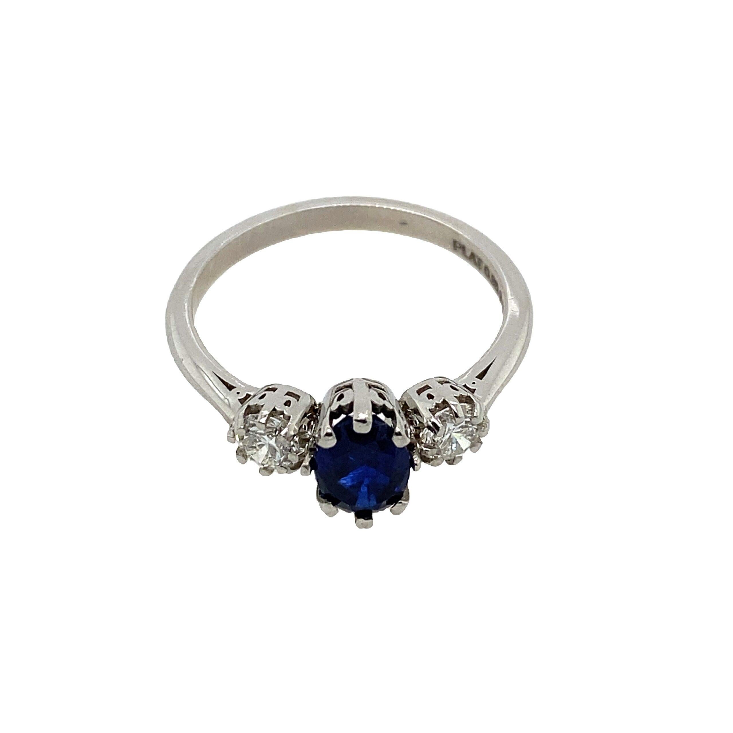 Platinum Very Finest Blue 0.96ct Sapphire and 0.38ct Diamond 3 Stone Ring In New Condition For Sale In London, GB
