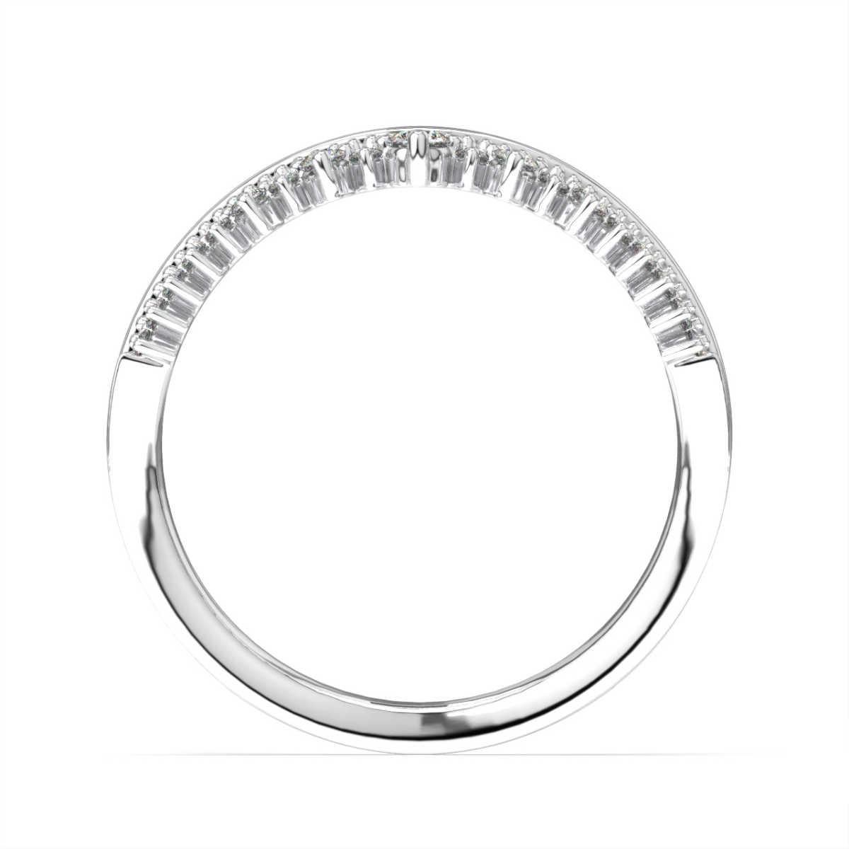 Dieser zarte Ring ist mit 19 runden Brillanten in Mikrozackenfassung besetzt. Zwischen dem Diamanten und dem Metall befindet sich eine zarte Maserung. Erleben Sie den Unterschied!

Einzelheiten zum Produkt: 

Farbe des zentralen Edelsteins: