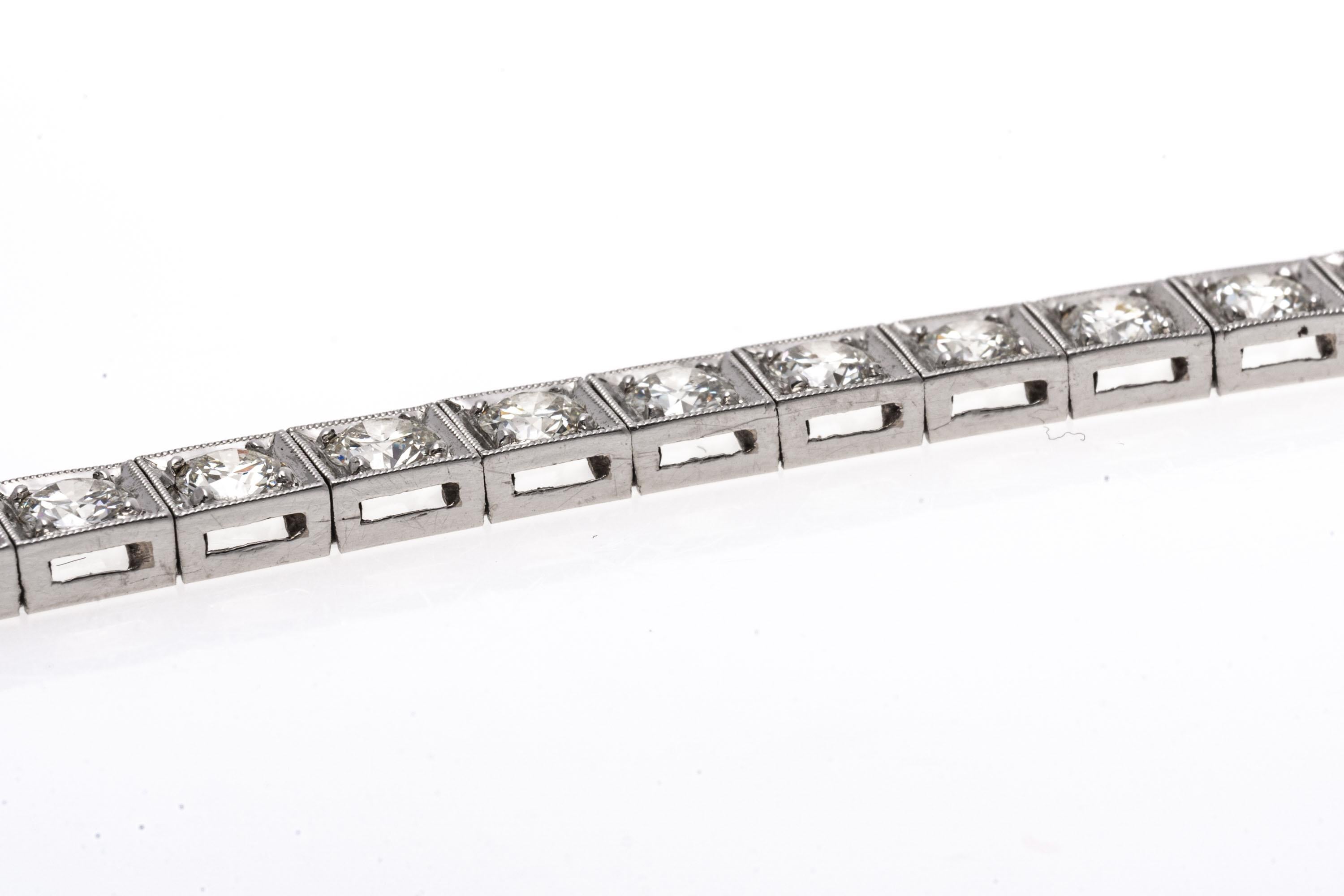 Platin Vintage Diamond Line Armband aus Platin, ca. 3,72 TCW Damen im Angebot