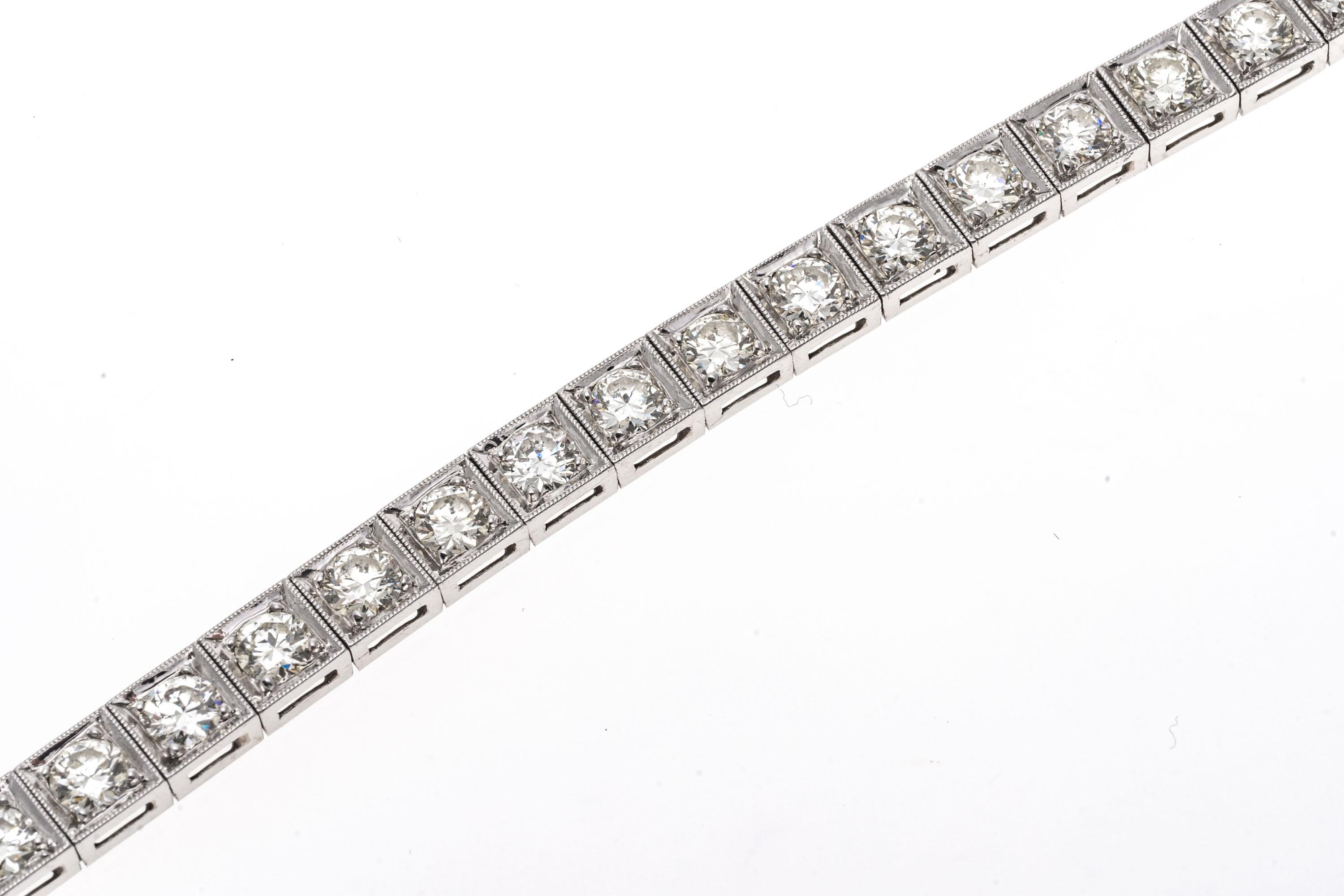 Platinum Vintage Diamond Line Bracelet, Approximately 3.72 TCW In Good Condition For Sale In Southport, CT