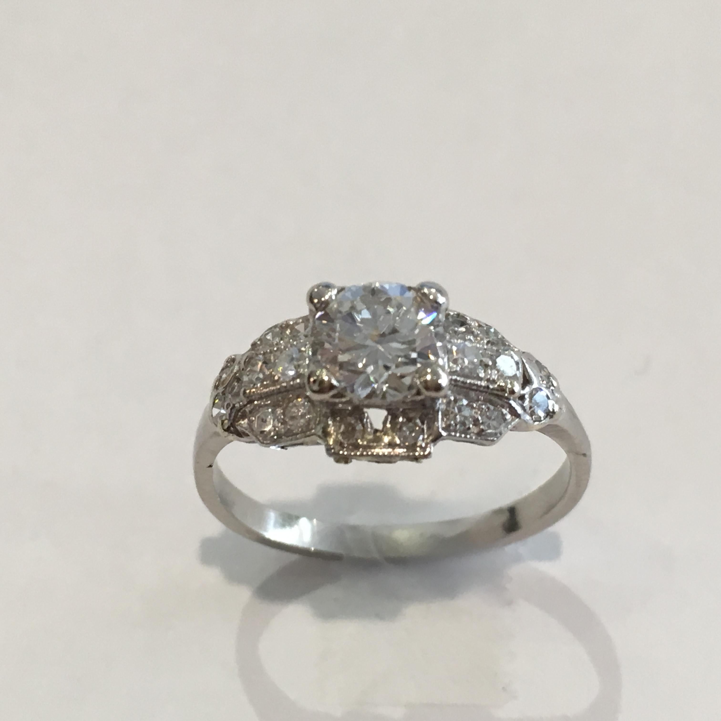 Round Cut Platinum Vintage Diamond Ring GIA Certified 1.08 Carat For Sale