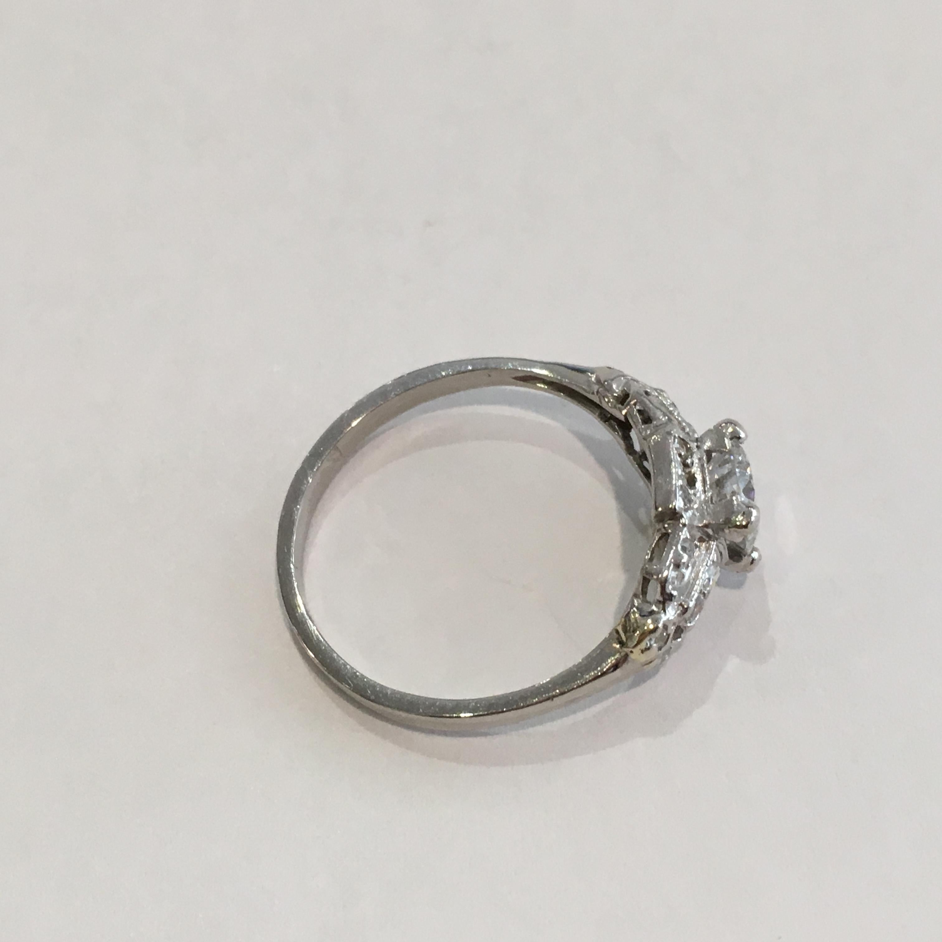 Platinum Vintage Diamond Ring GIA Certified 1.08 Carat For Sale 2