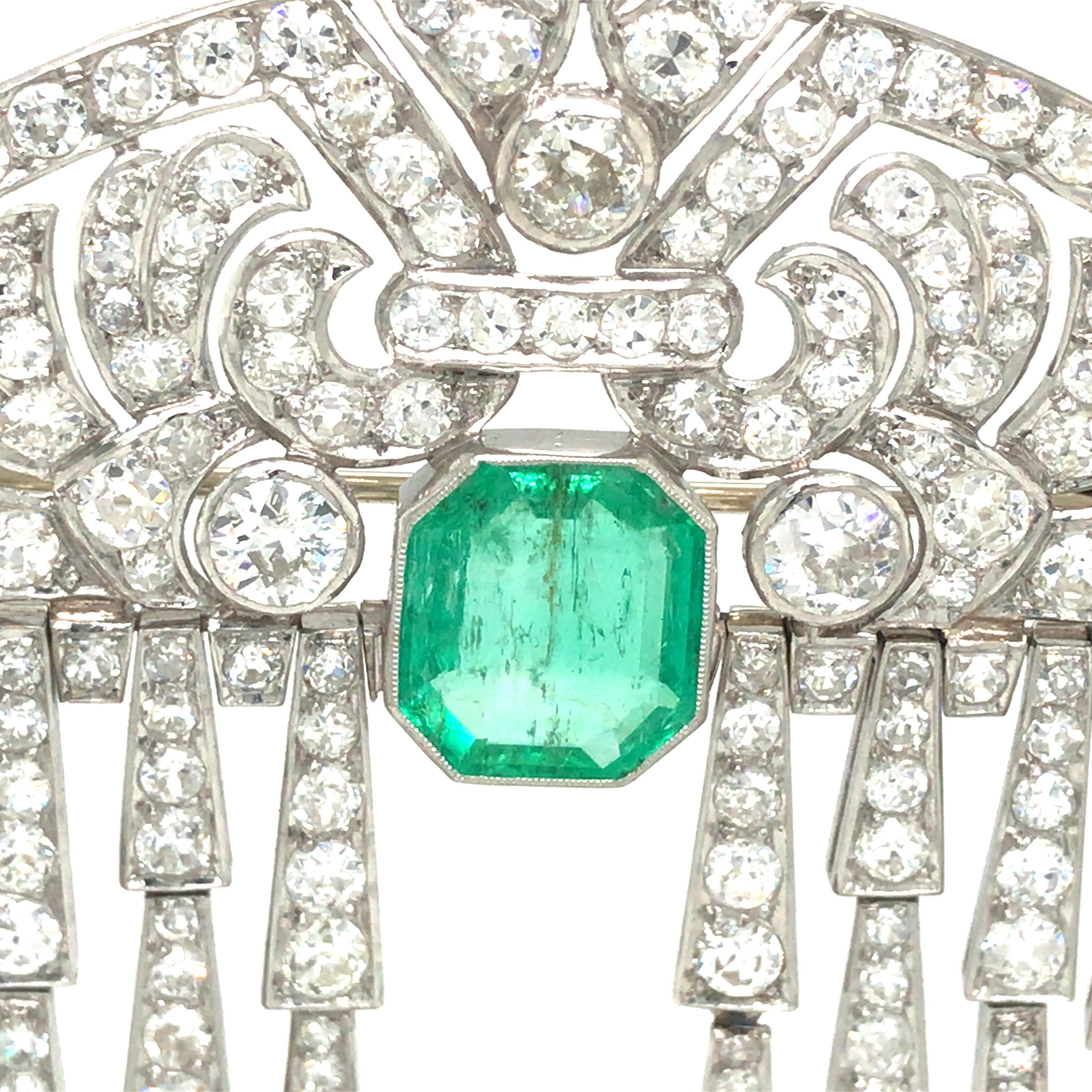 Platinum Vintage Emerald and Diamond Pendant Diamond by the Yard Necklace In Good Condition For Sale In Boca Raton, FL
