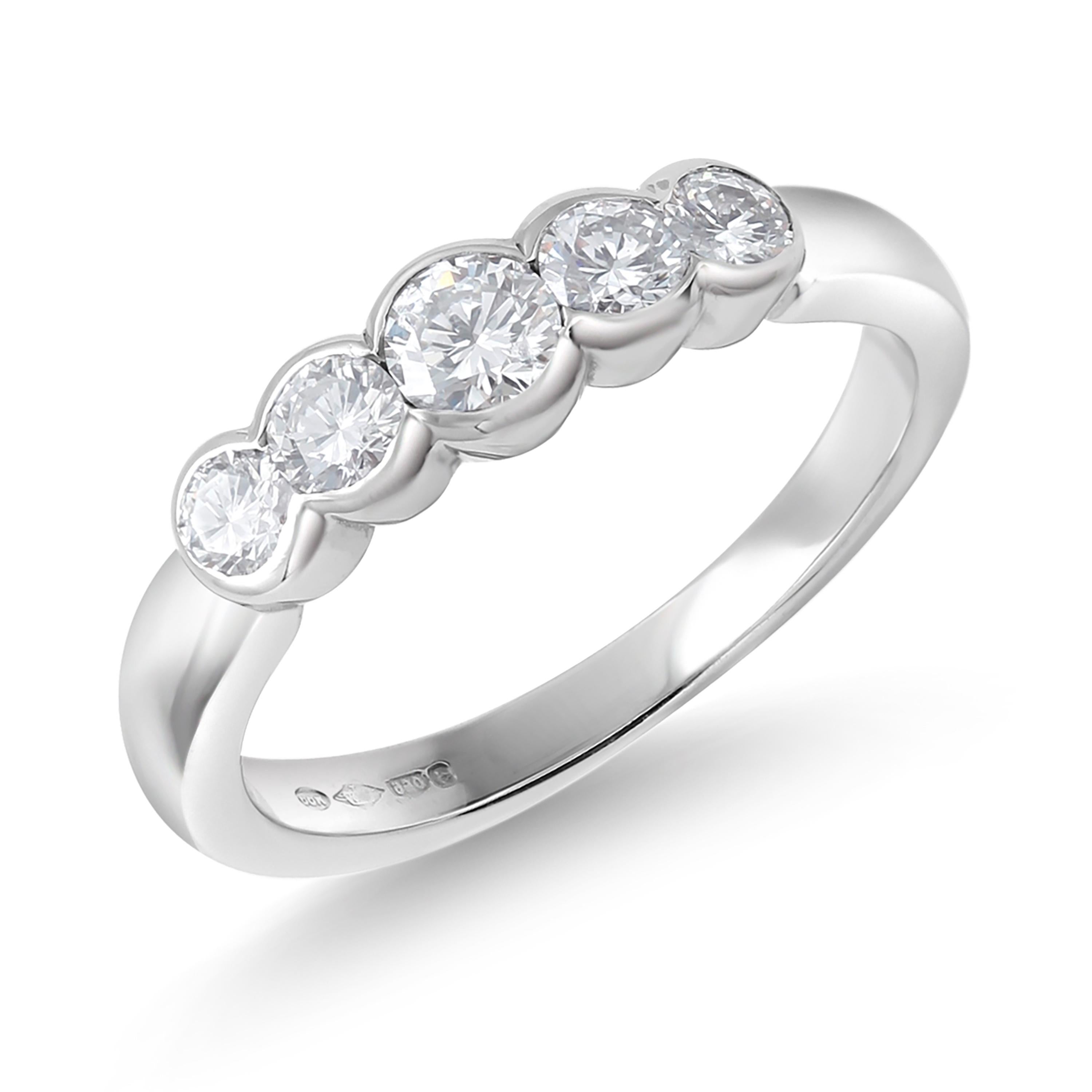 Platin Vintage Fünf abgestufte Diamant-Ring mit Wellenschliffkante 0,30 Karat, Vintage, Größe 6 für Damen oder Herren im Angebot