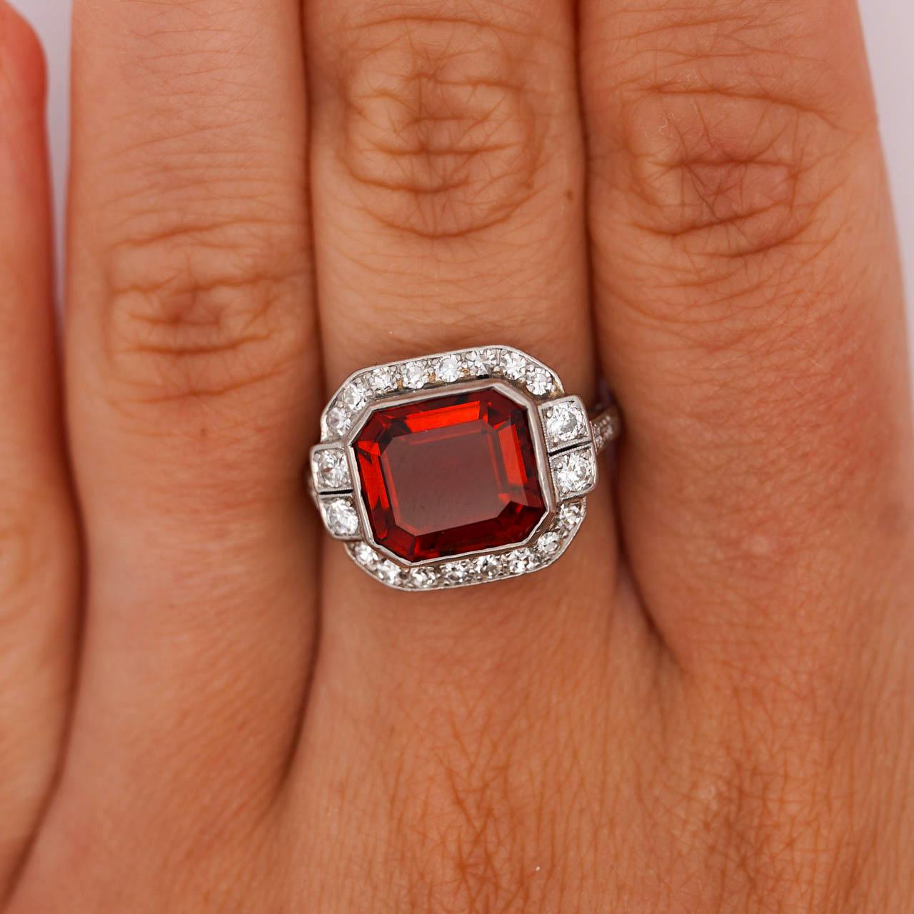 Rétro Anello Vintage Retrò in platino con castone e diamanti da 4,42 carati in vendita